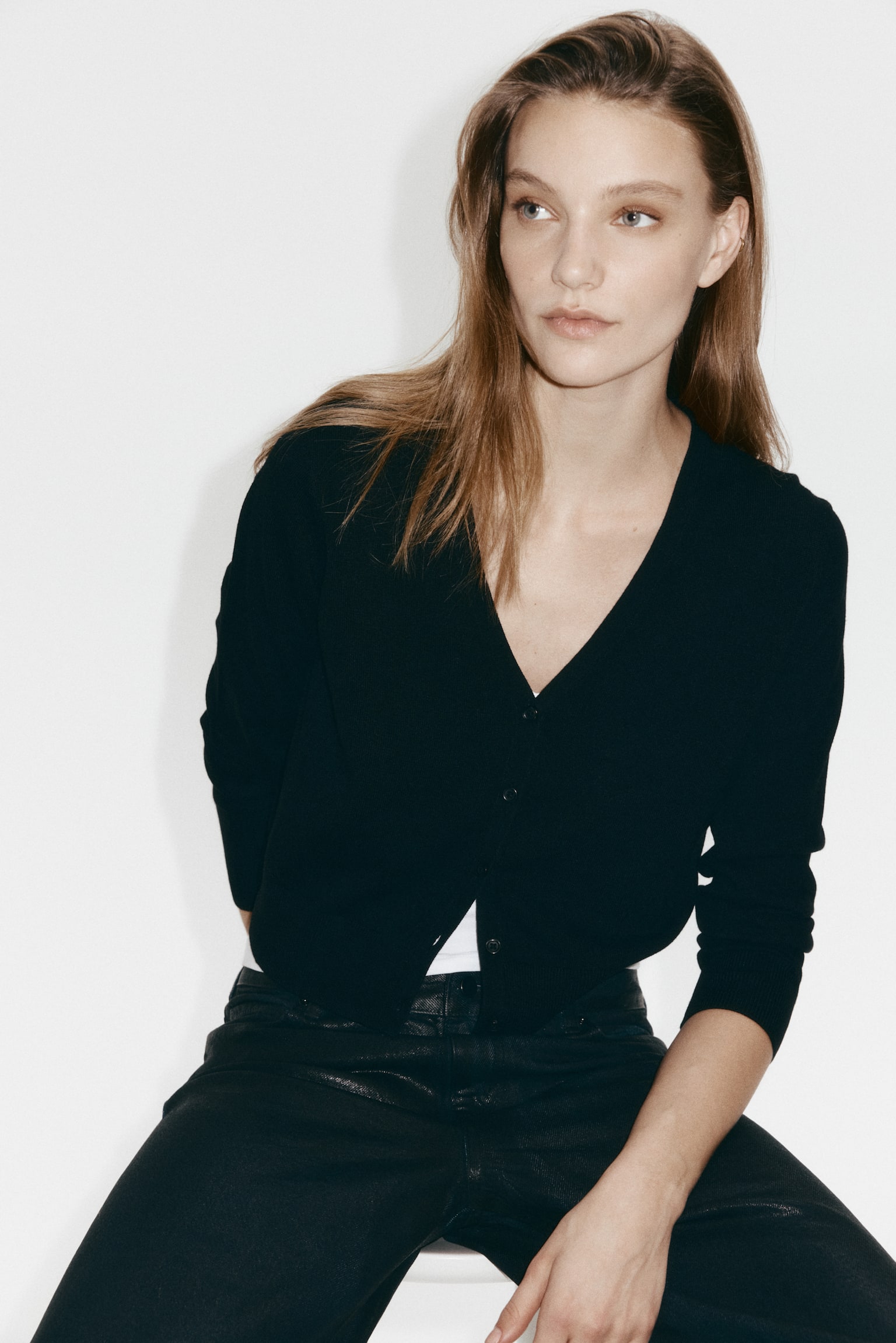 파인니트 V넥 가디건 - 블랙/브라운 - 3