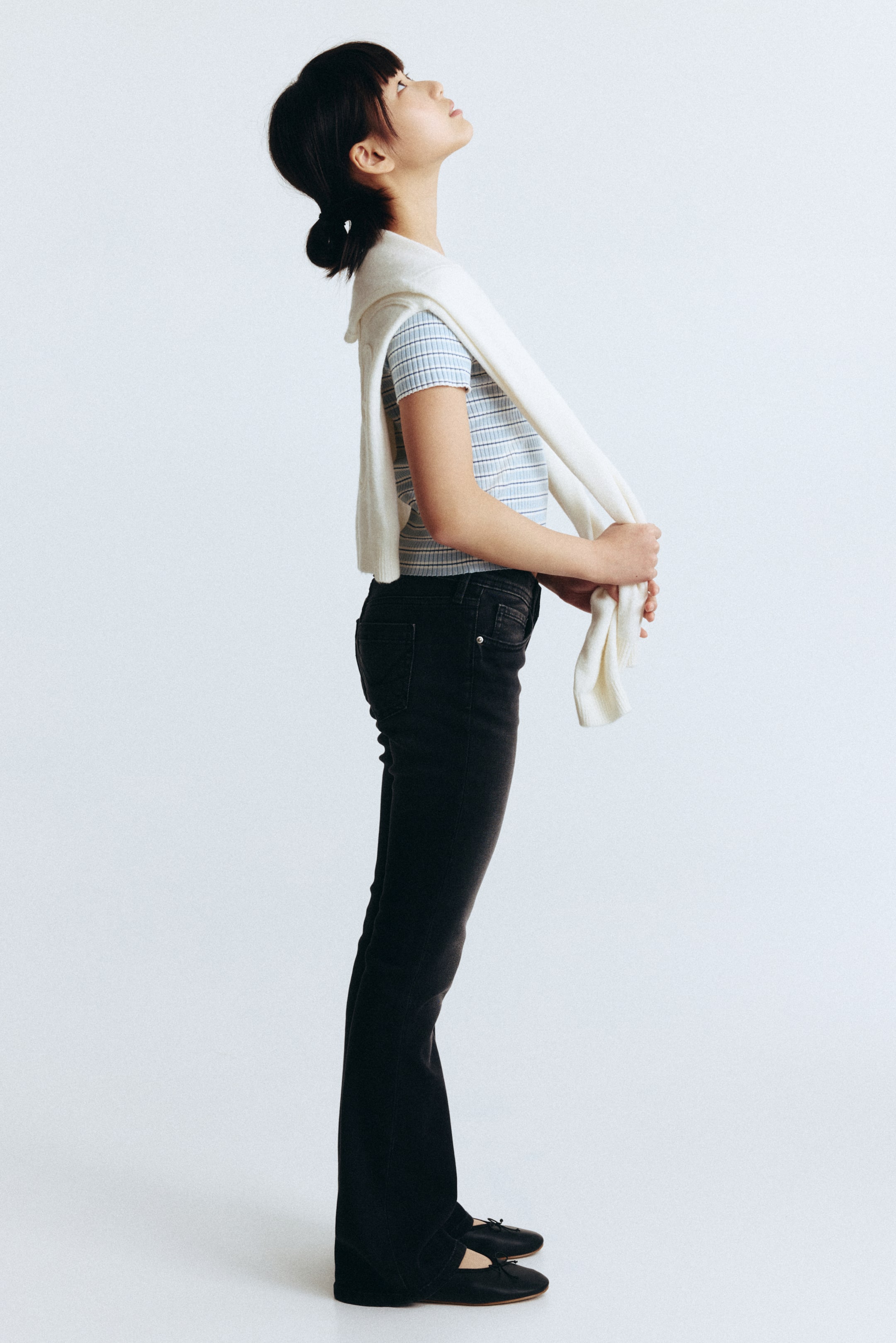 Größeres Bild anzeigen: Flared Leg Low Jeans - Denimschwarz - Kids | H&M AT 3