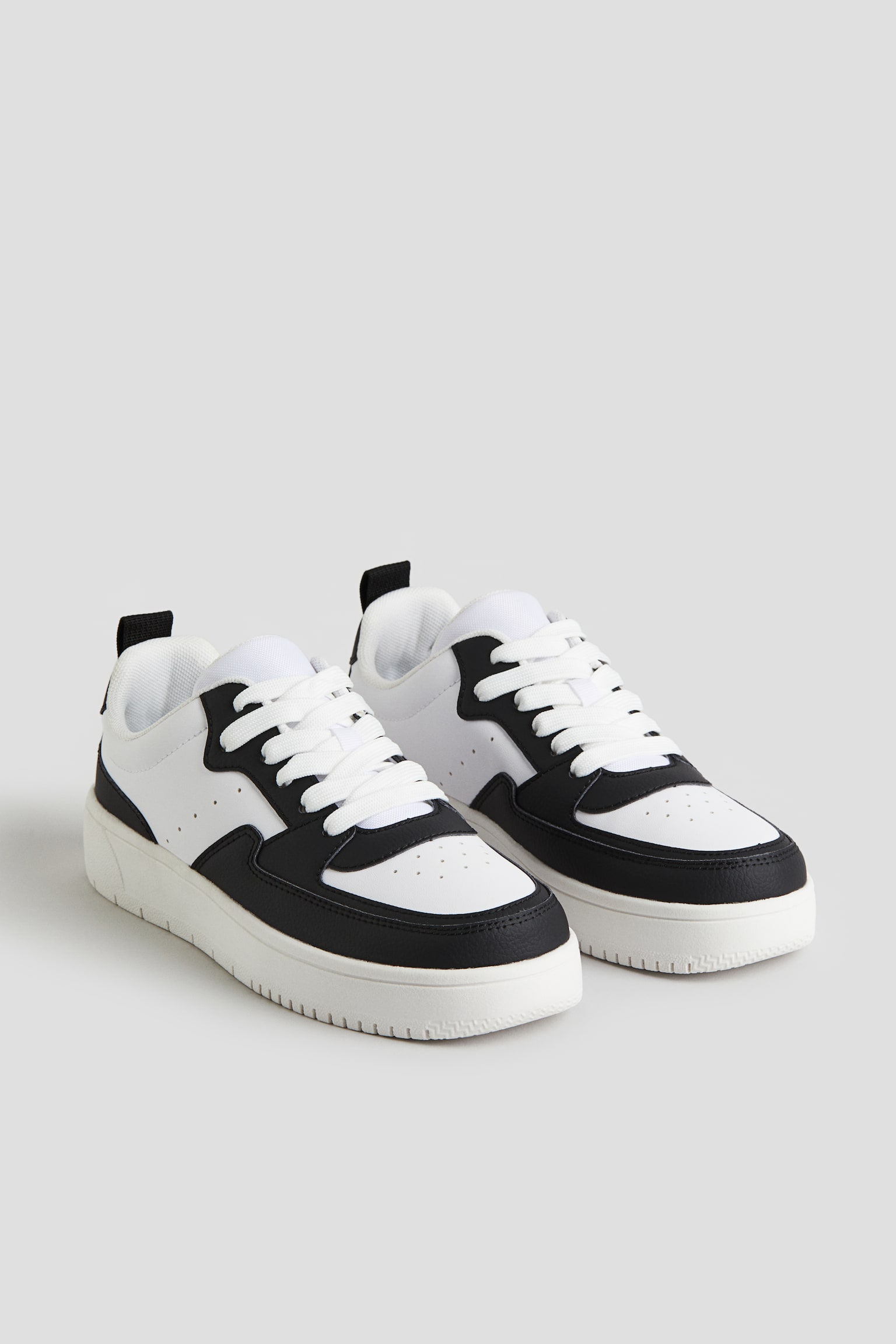 Sneakers - Black/White/White - 1