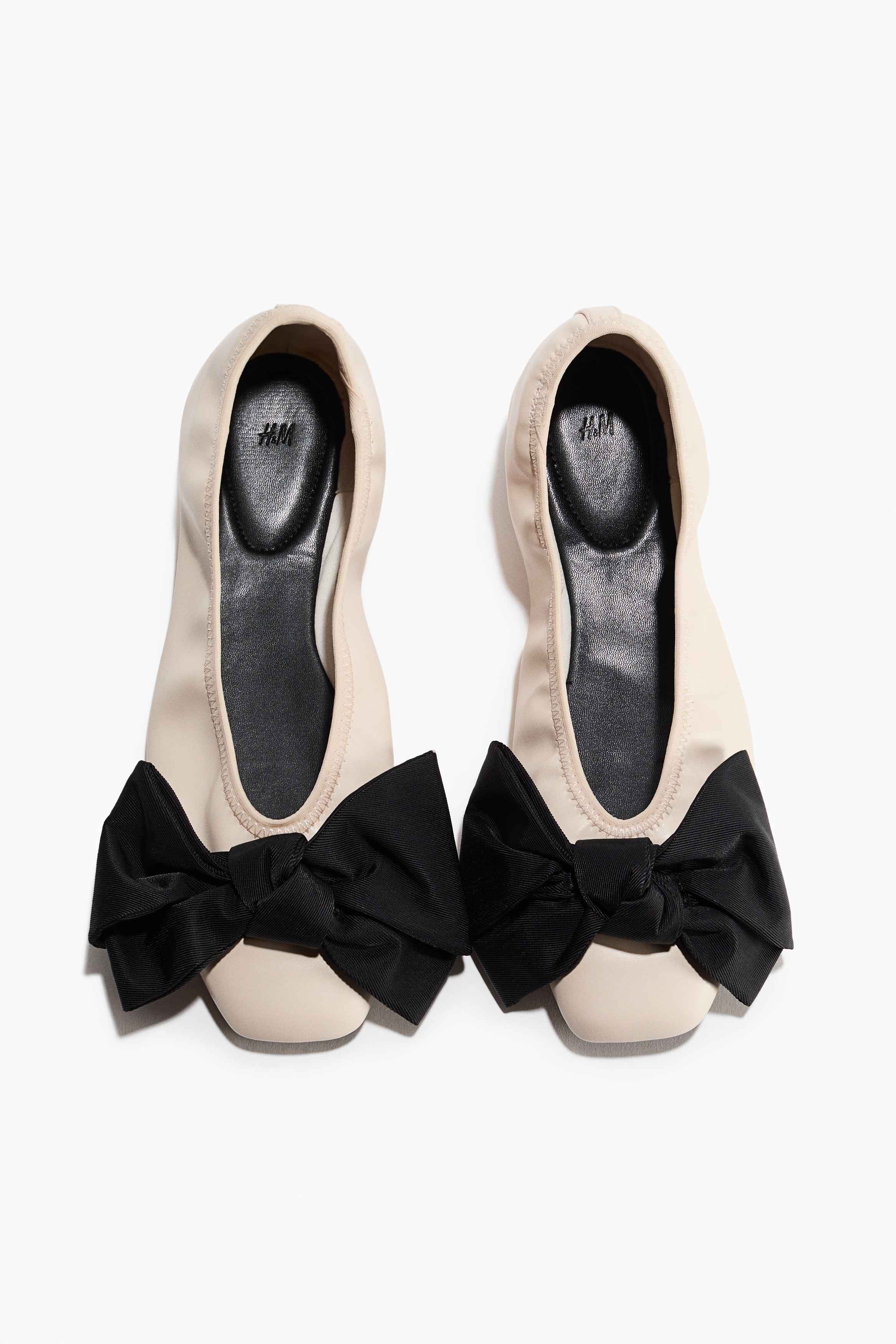 Bow-detail ballet flatsModel