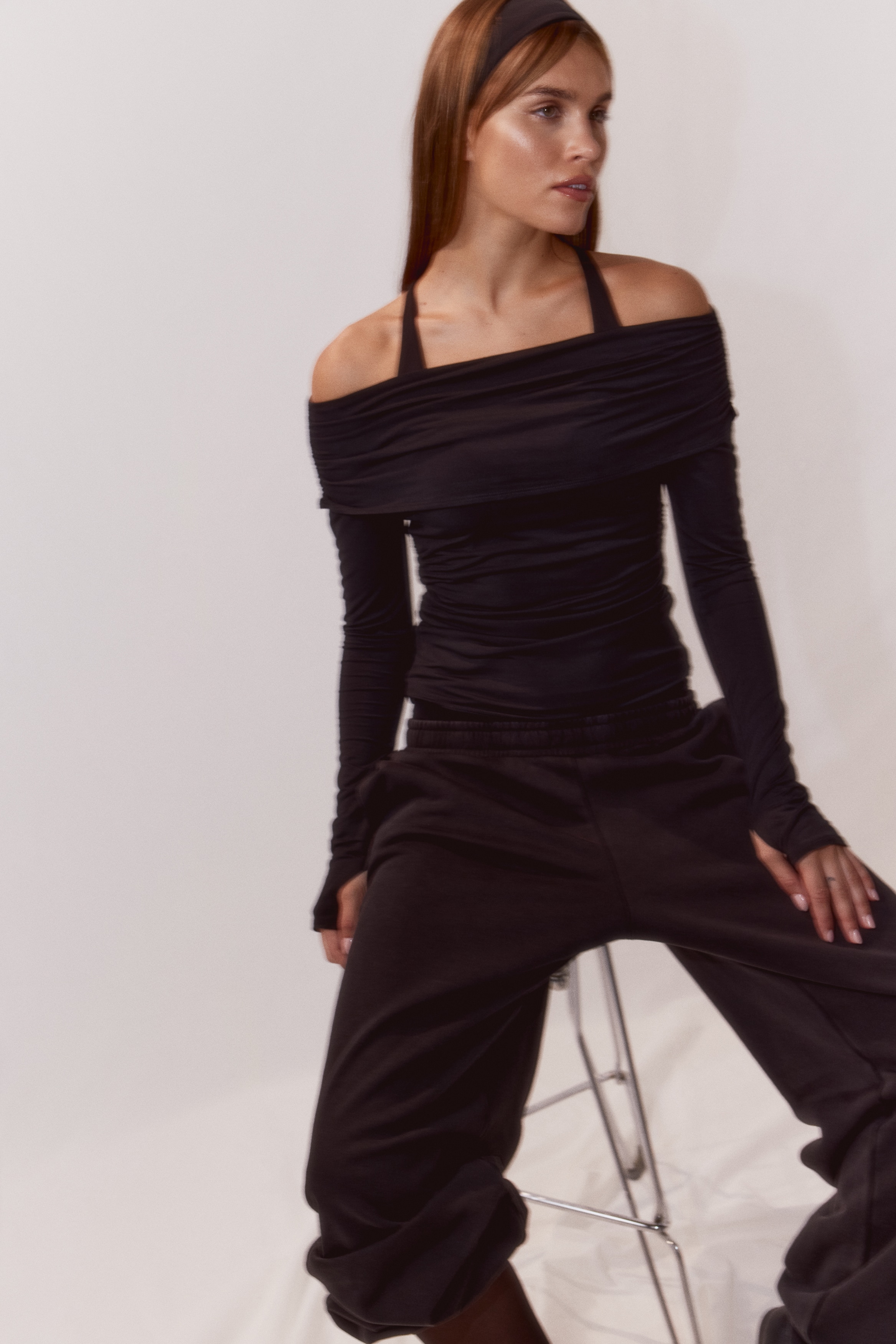 H&M Move - Dam - Svart Off shoulder-träningstopp - Size: S