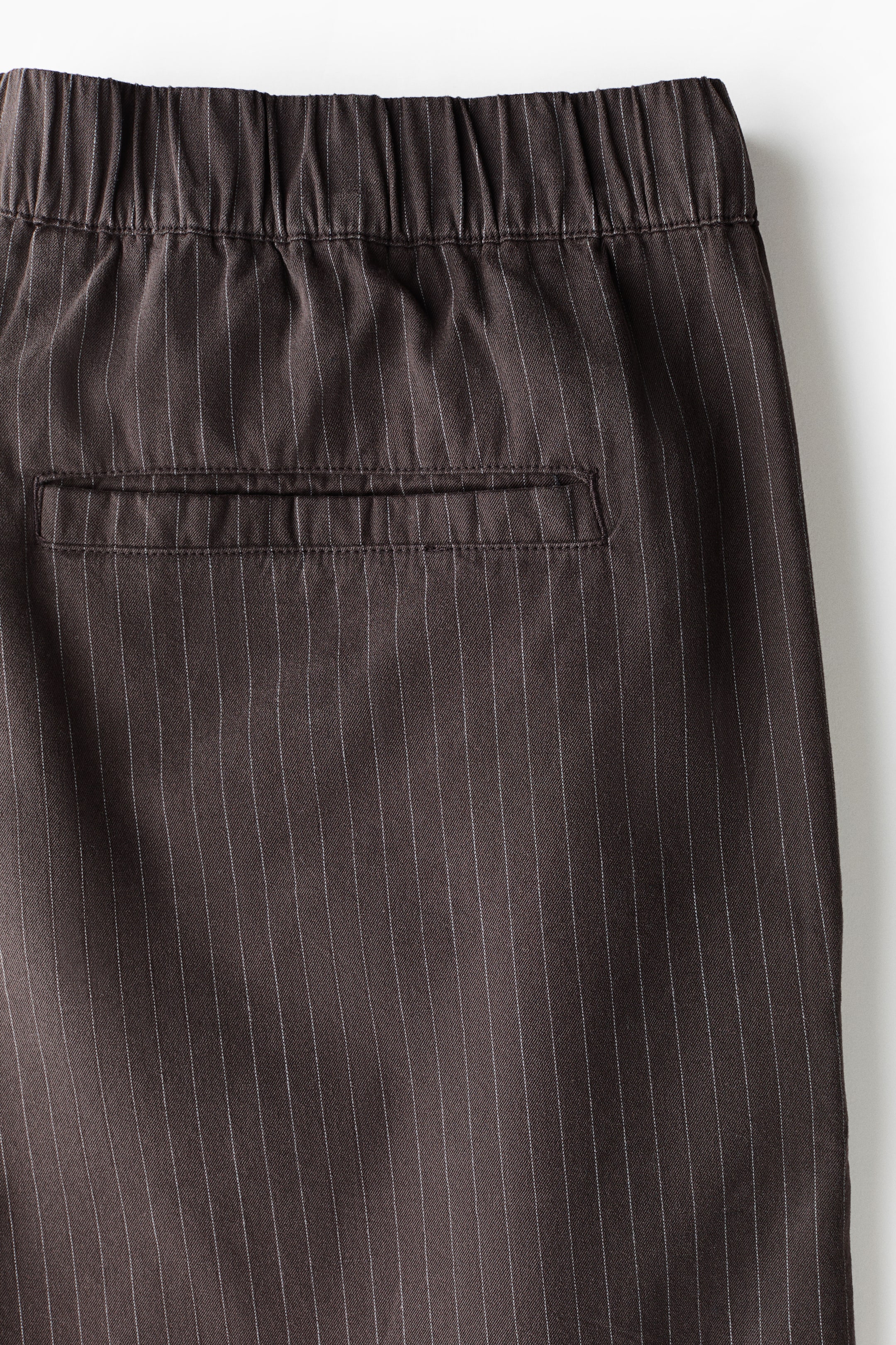 Loose-Fit Pleated Pants