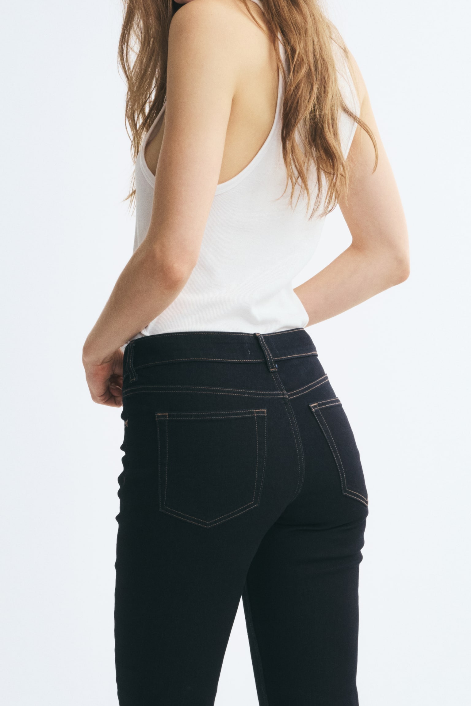 Женские джинсы H&M Slim Regular-Waist, цвет: Тёмный джинсовый синий — фото 4