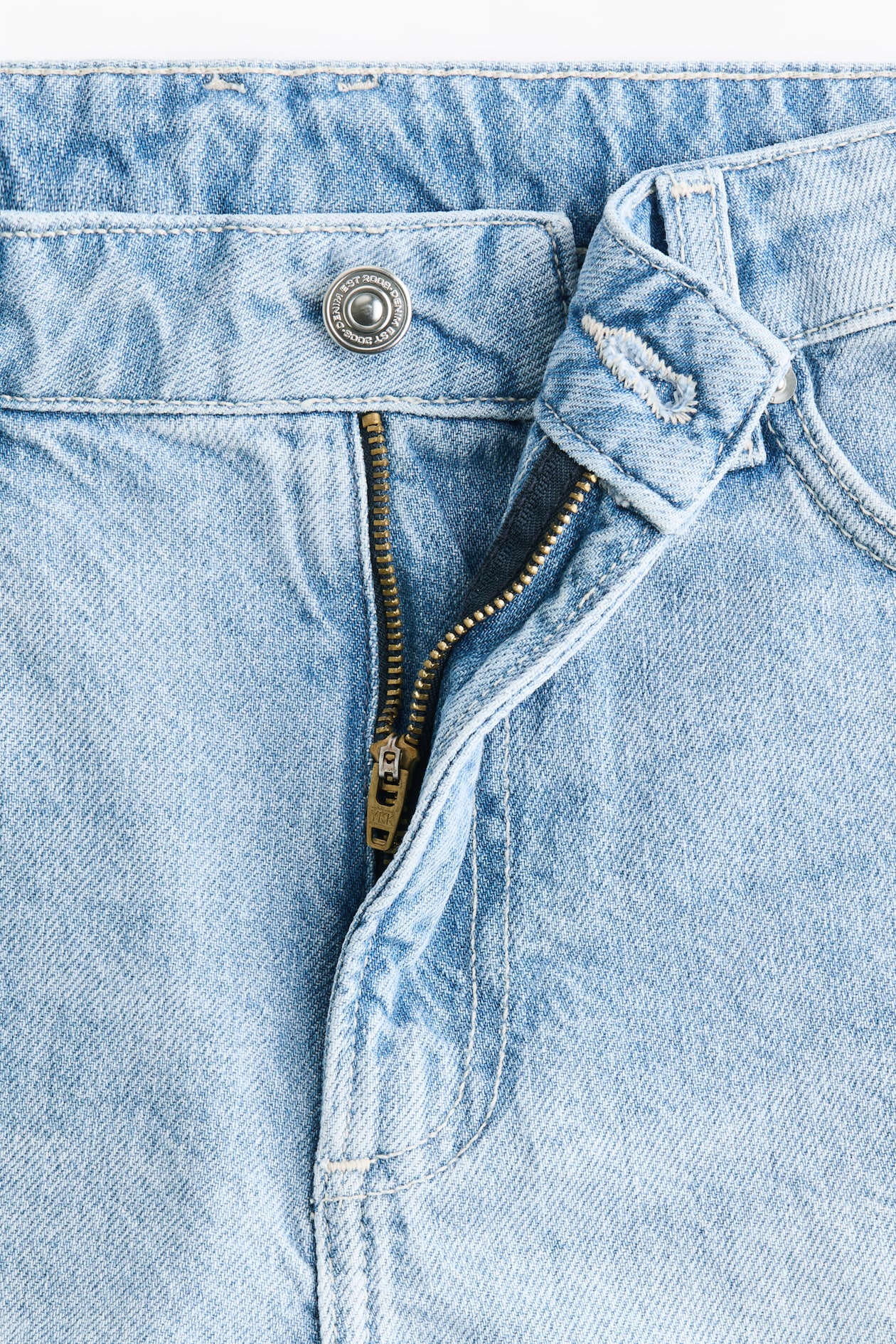 Raw-edge denim shorts - image 3