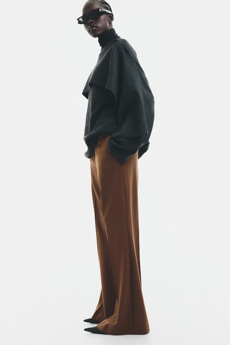 Zvonaste pantalone elegantnog kroja