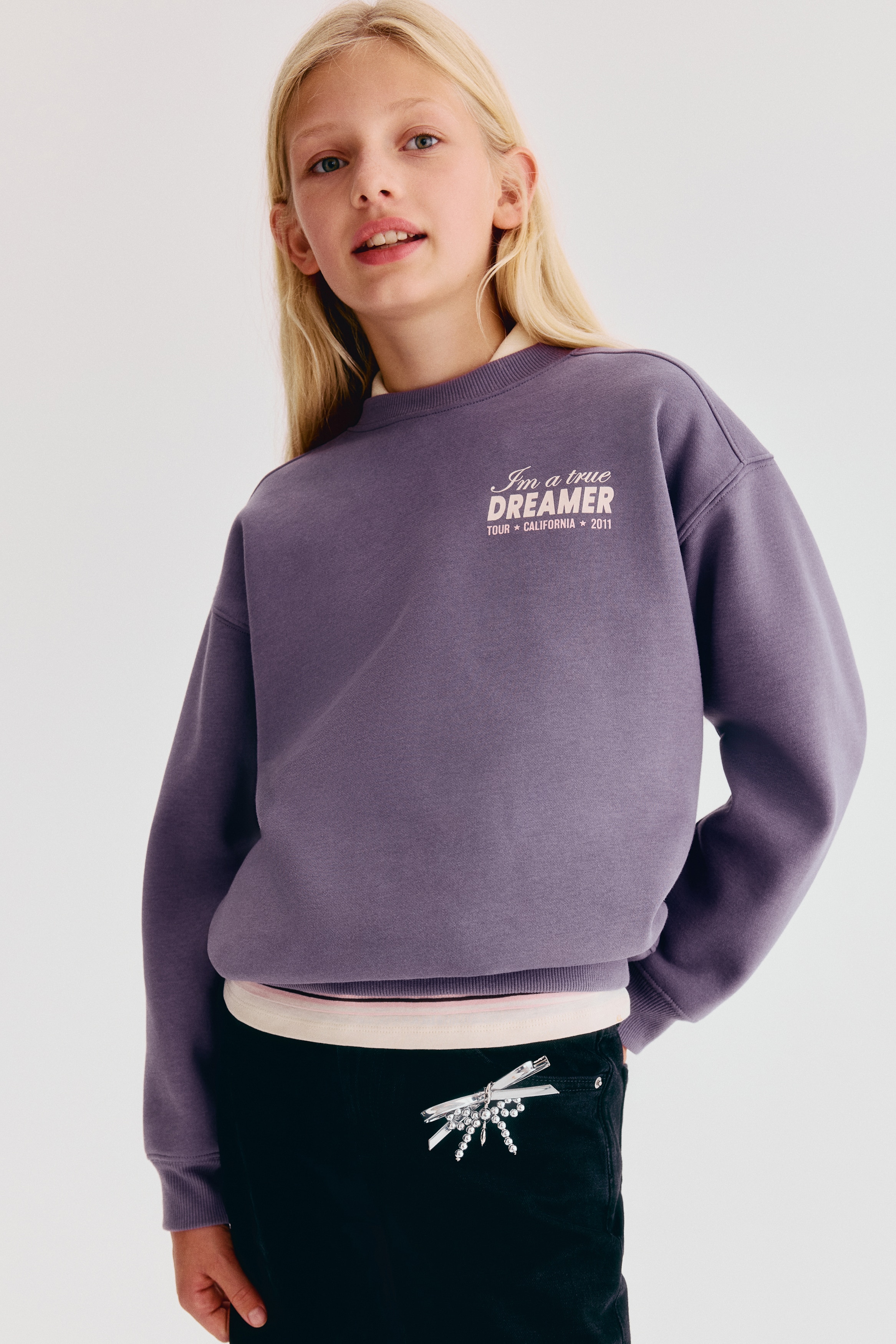 Dukserica sa printom Loose Fit - Prašnjava lila/Dreamer/Tamnocrvena/Adore