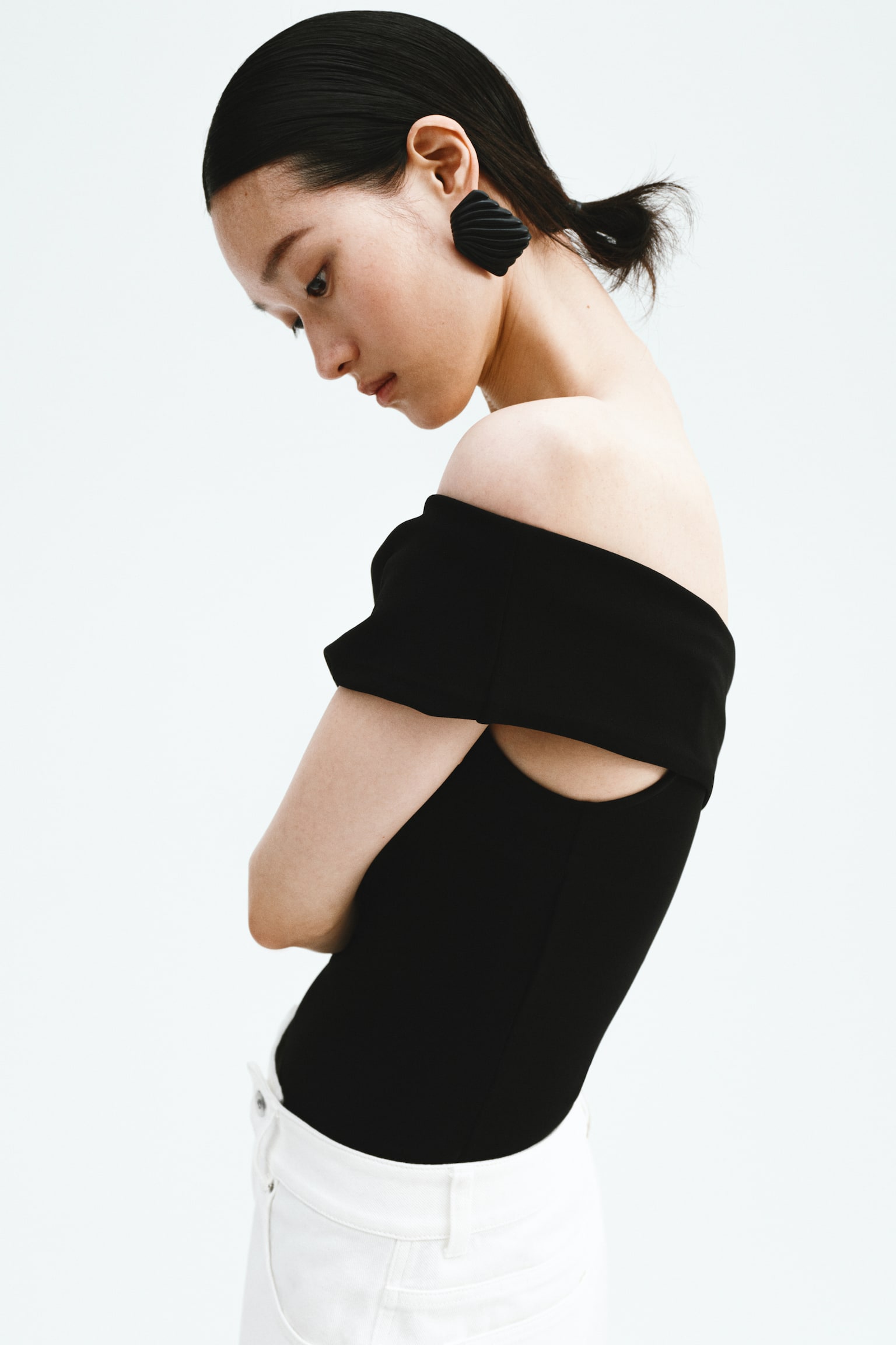 Off-the-shoulder thong body - Black/Cream - 4