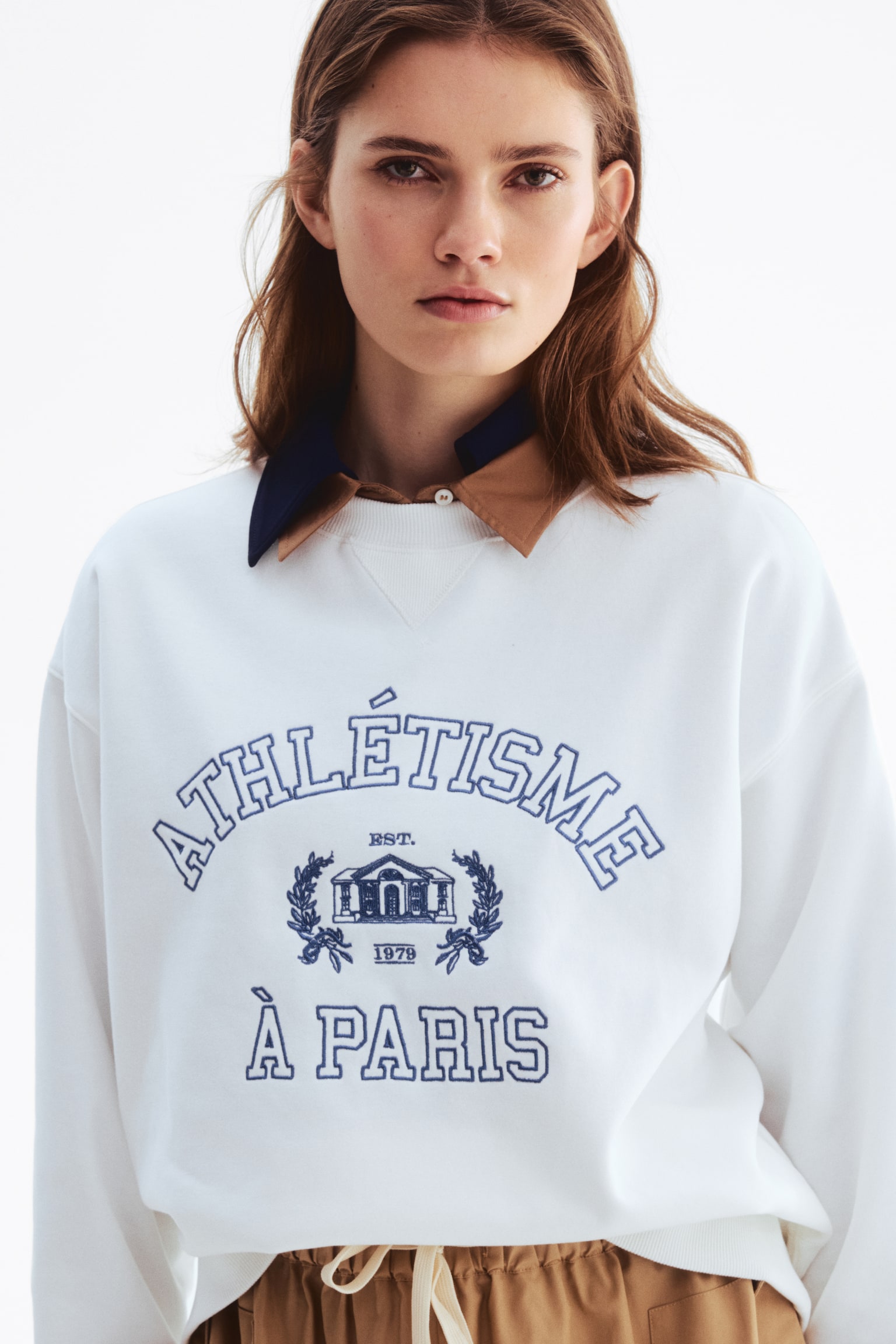 Bluza z motywem - Biały/Athlétisme/Ciemnozielony/Chicago/Szary melanż/Alto Mare/Jasnoróżowy/Pilates/Beżowy/Atelier - 3