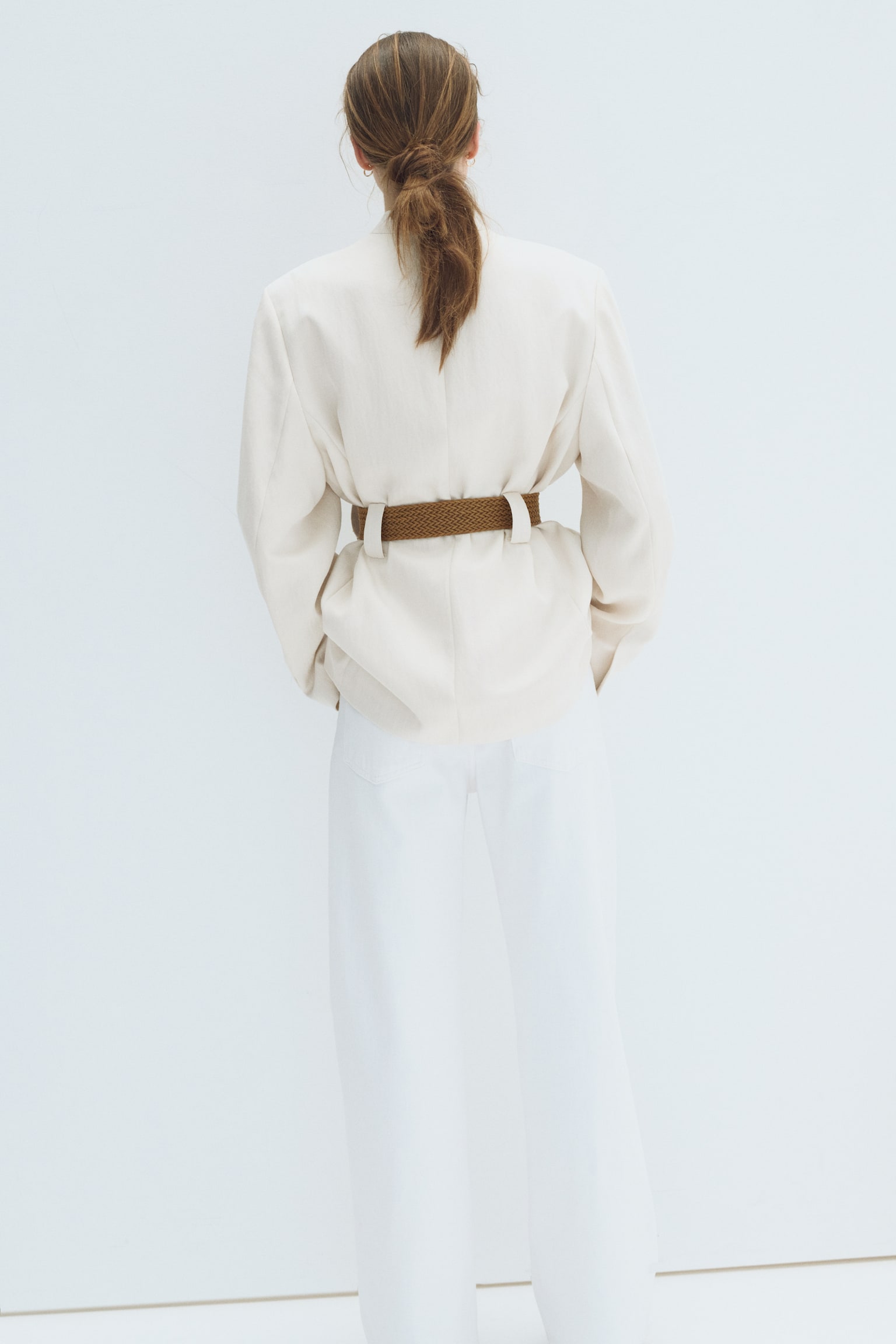 Belted lapelless blazer - 4
