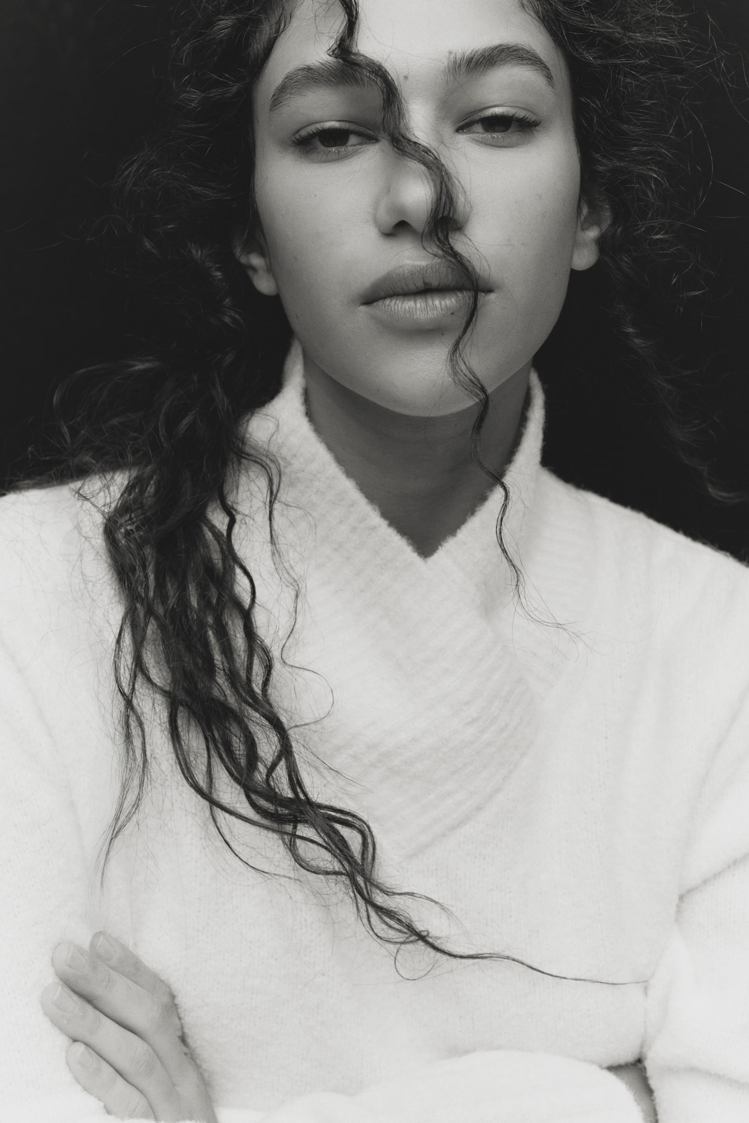 Pulover din amestec de lână cu decolteu în V - Crem - 4