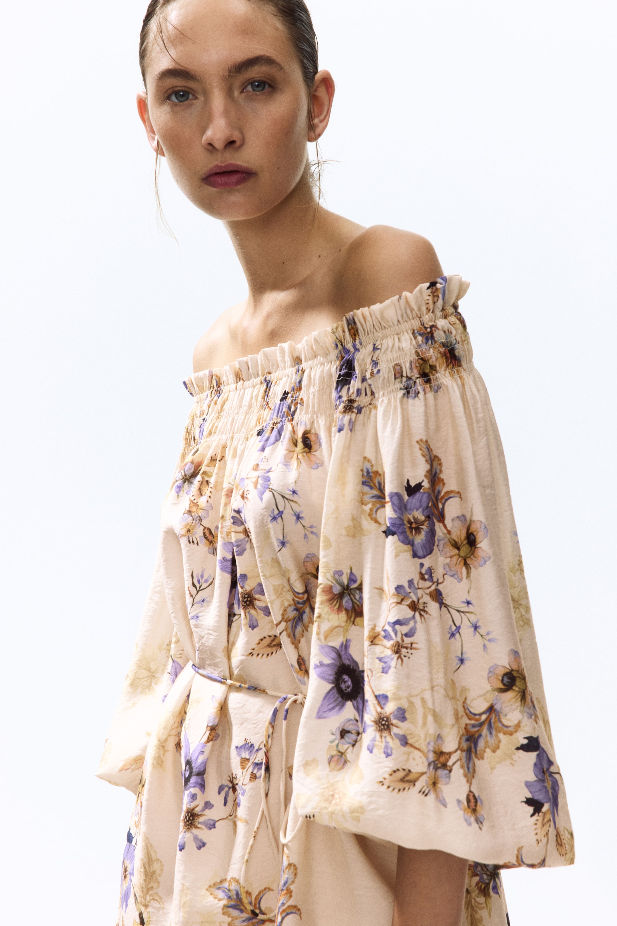 Robe ample à épaules nues