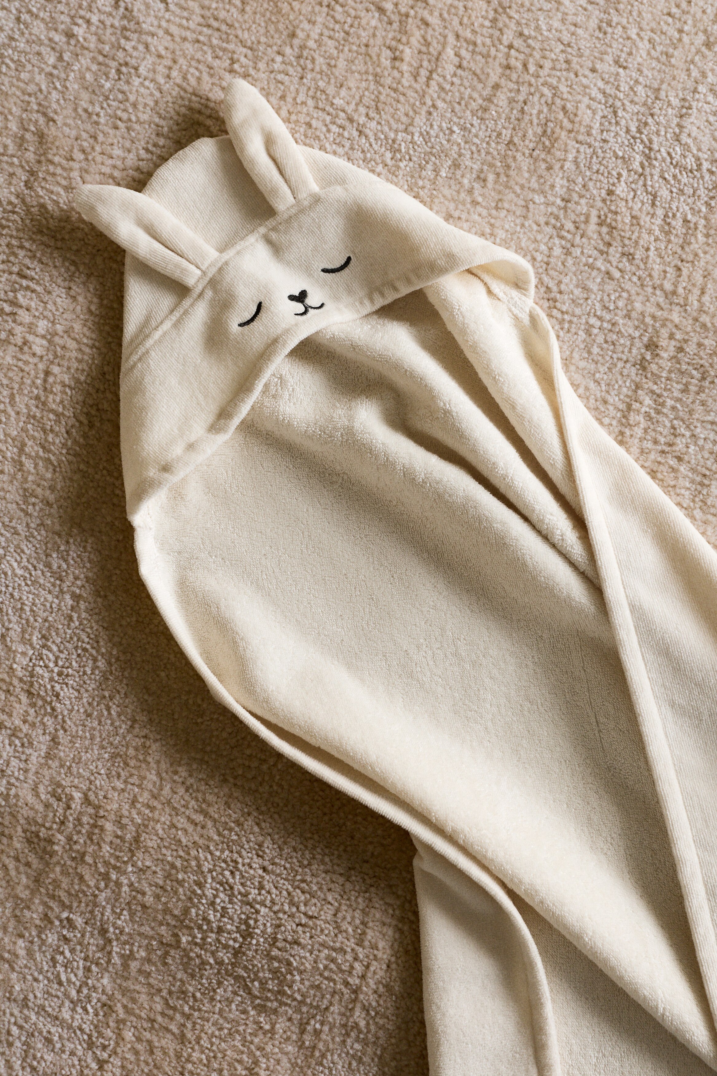 Hooded bath towel