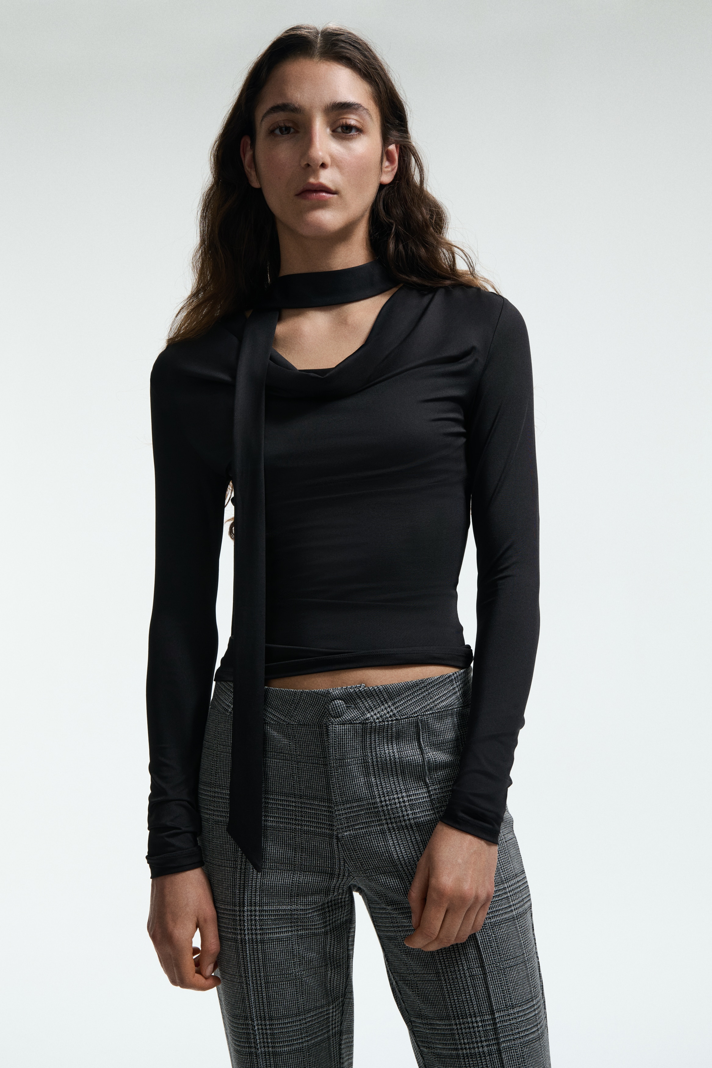 H & M - スカーフディテールトップス - ブラック H & M - スカーフディテールトップス - ブラック