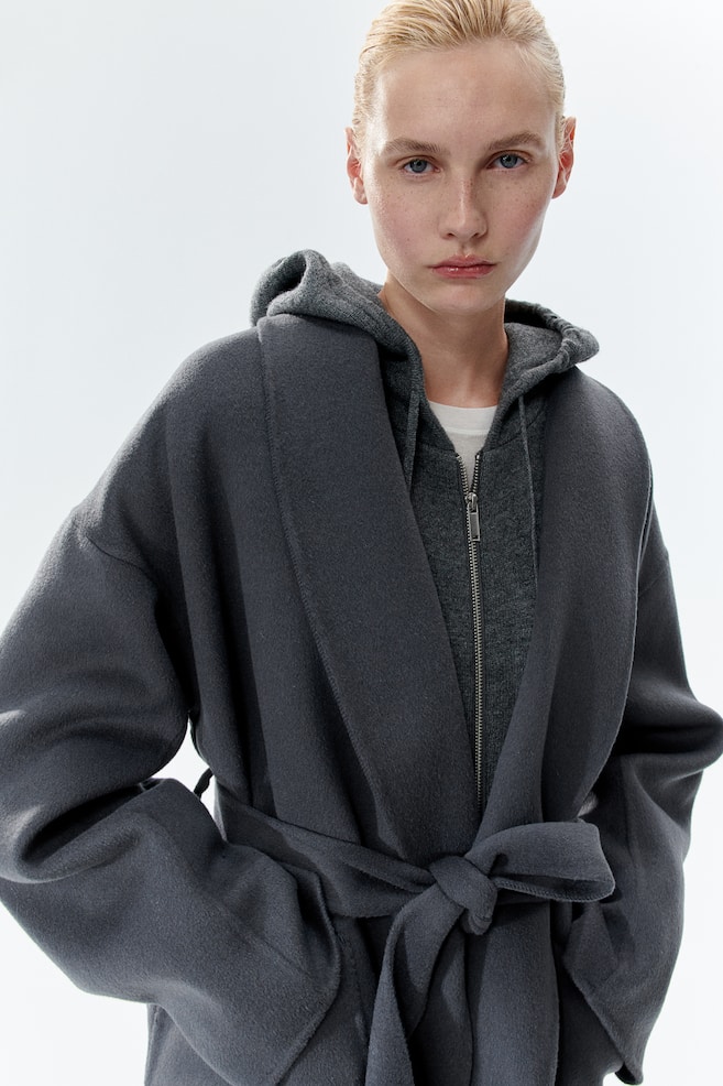 Cappotto in lana con cintura da annodare - Grigio scuro - 3