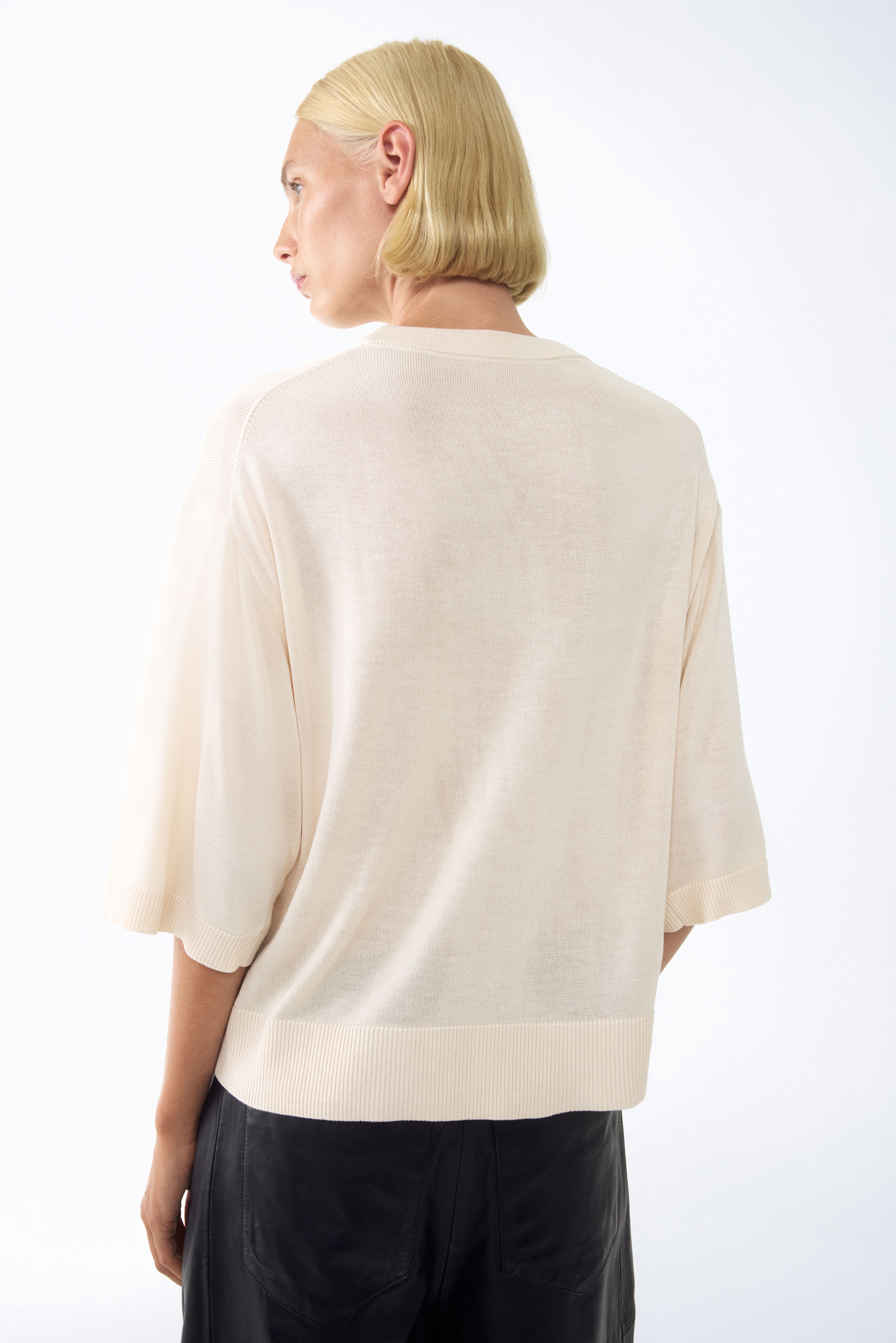 Haut à manches courtes en tricot fin