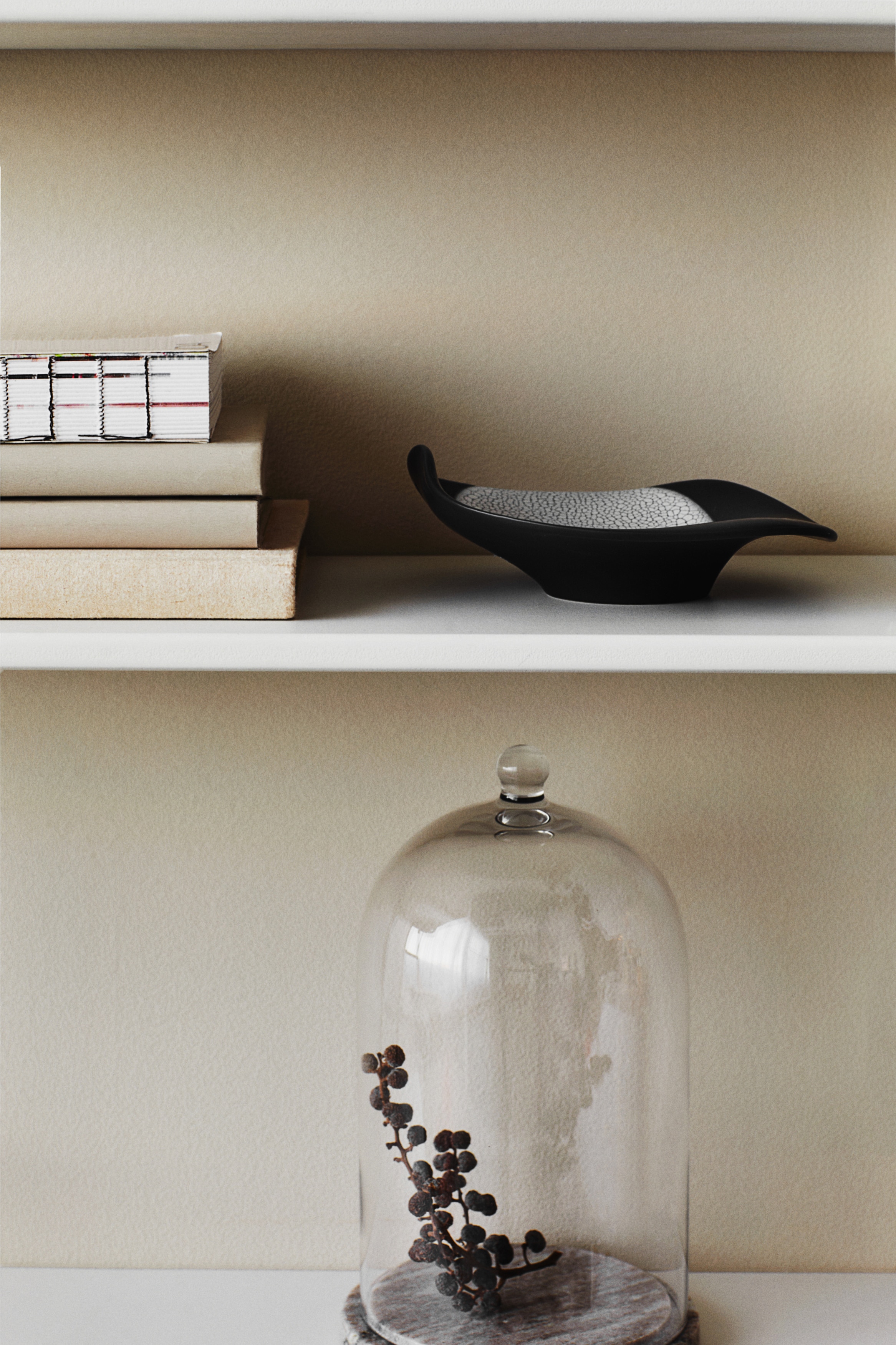 Pieni kivikeraaminen kulho - Musta/Kuviollinen