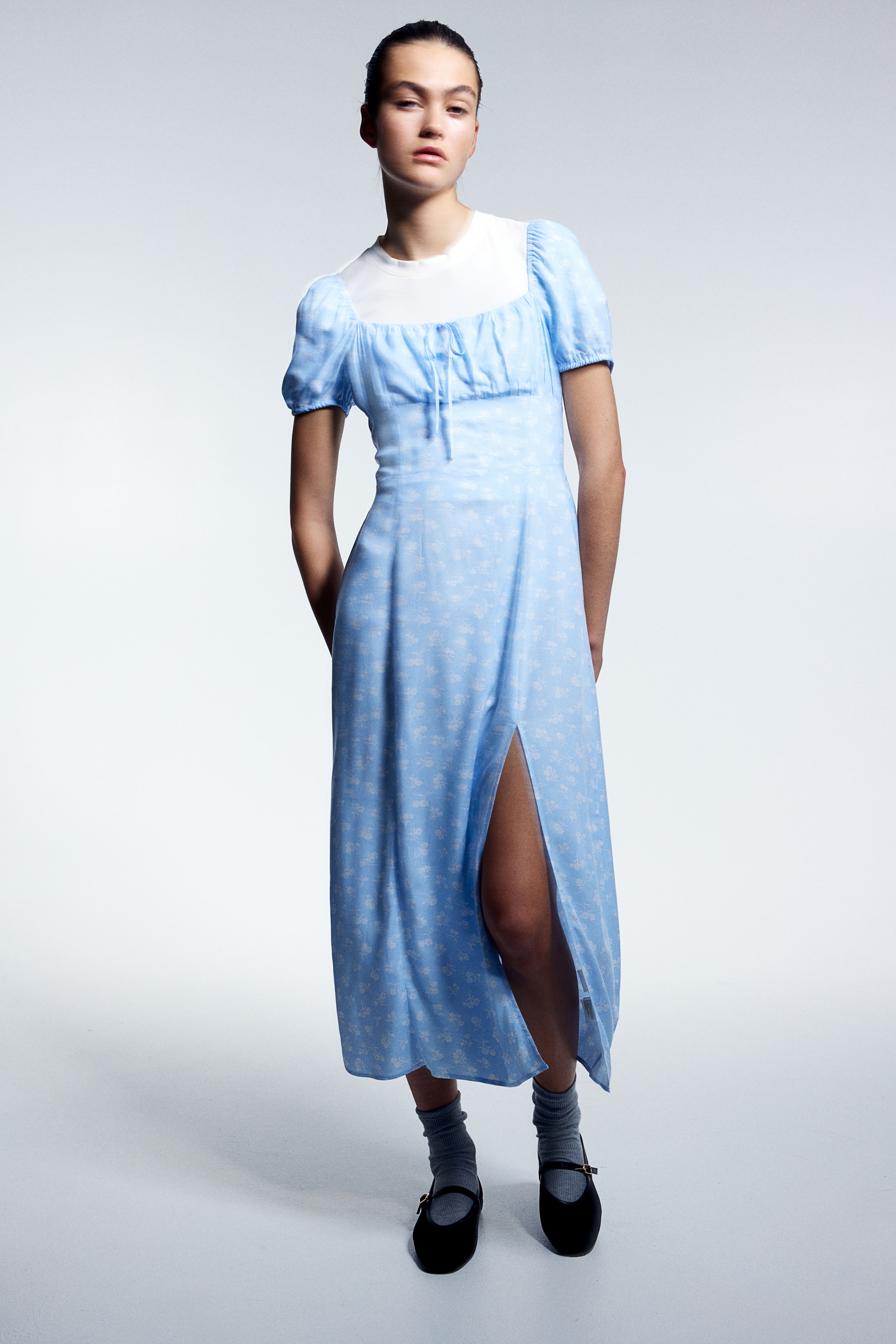 H&m light blue dress hotsell