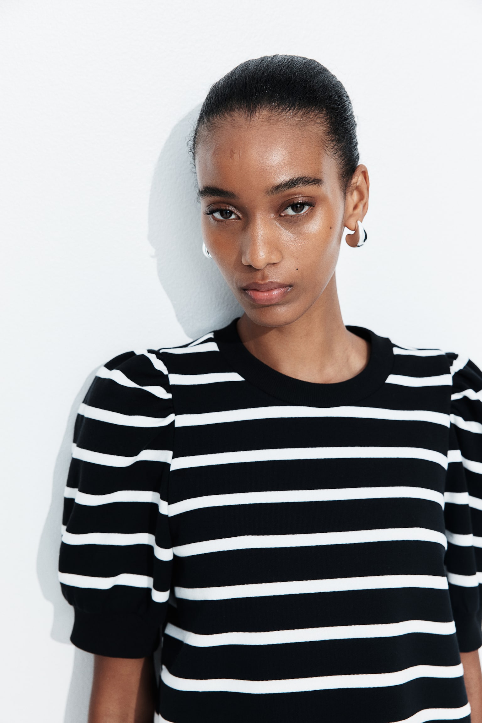 Puff-sleeved top - Black/White striped/Black/White striped/Beige/Light blue/White/Burgundy - 6