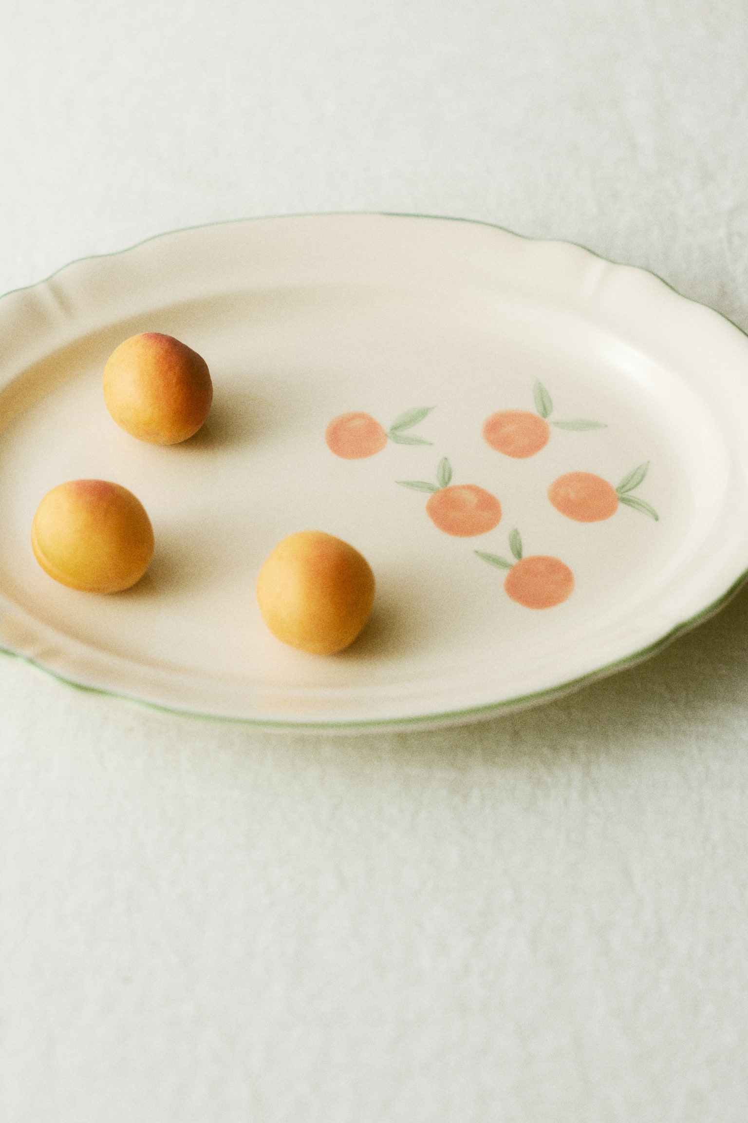 Hand-painted stoneware serving plate - Light beige/Oranges/Light beige/Leaves - 2