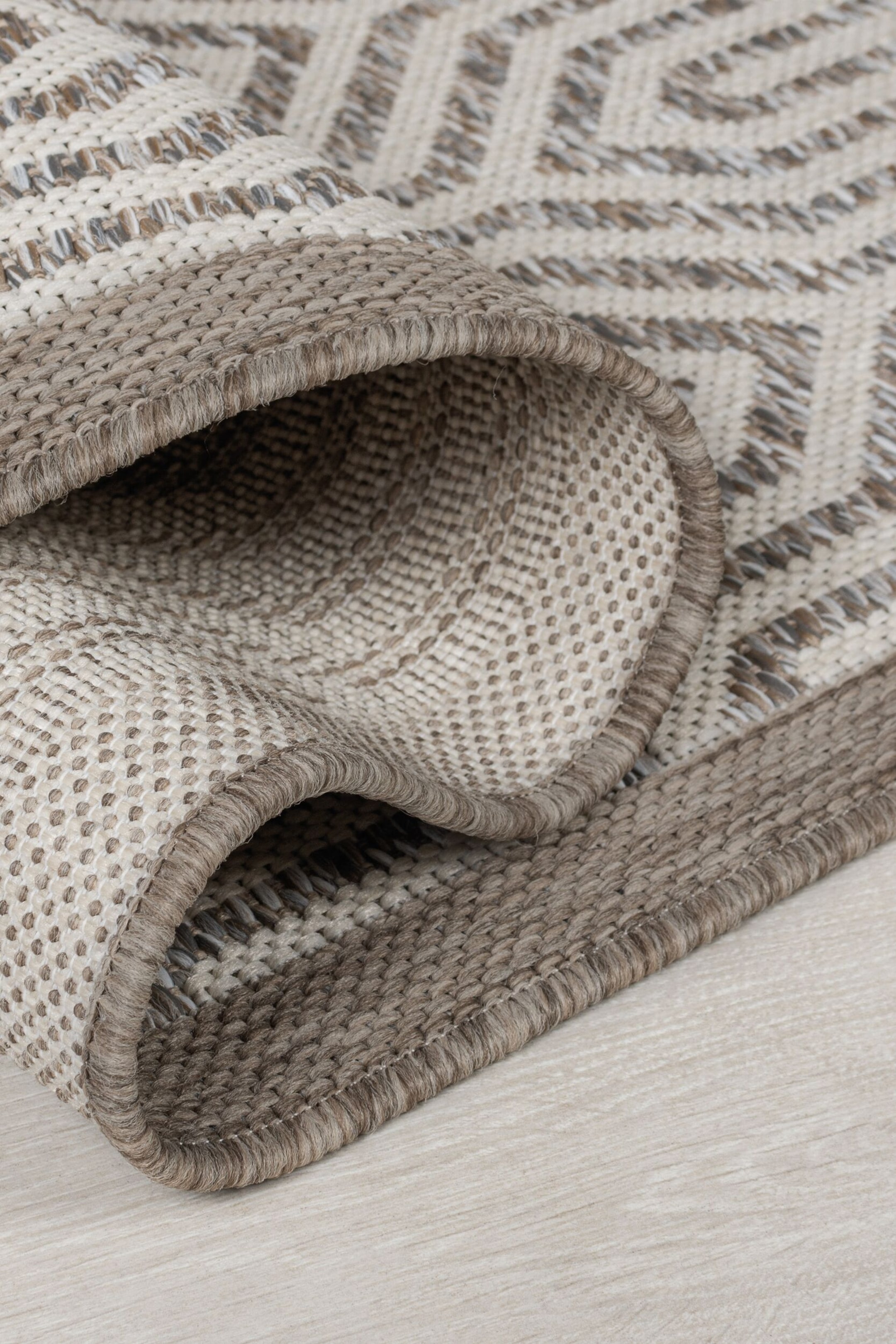 Bellizi Geometric Indoor & Outdoor Rug - Grey - HOME | H&M BE