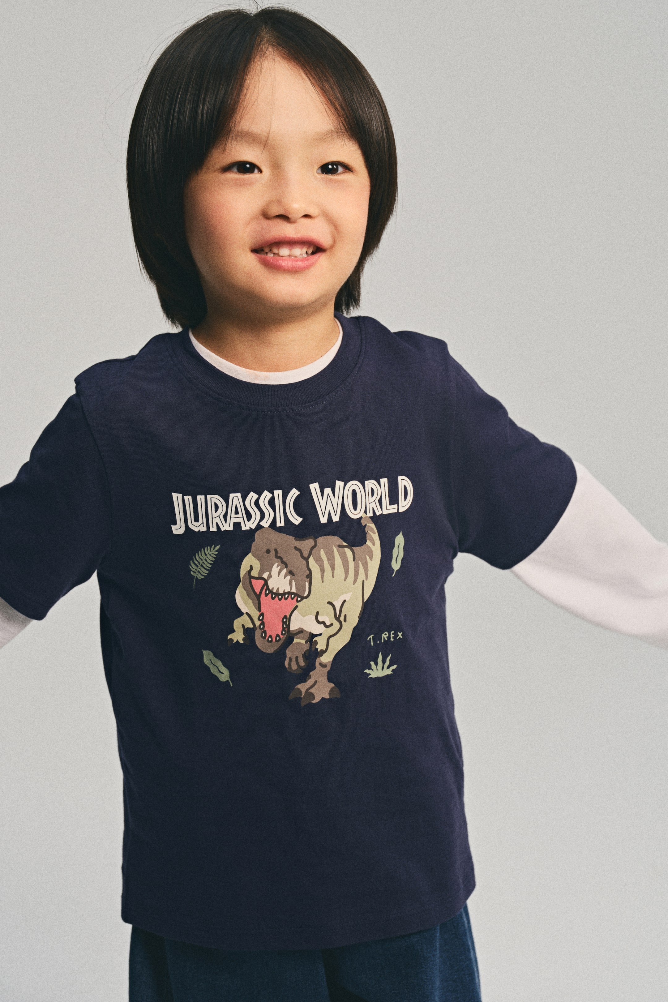 View larger image: Print-motif cotton T-shirt - Navy blue/Jurassic World - Kids | H&M SG 4