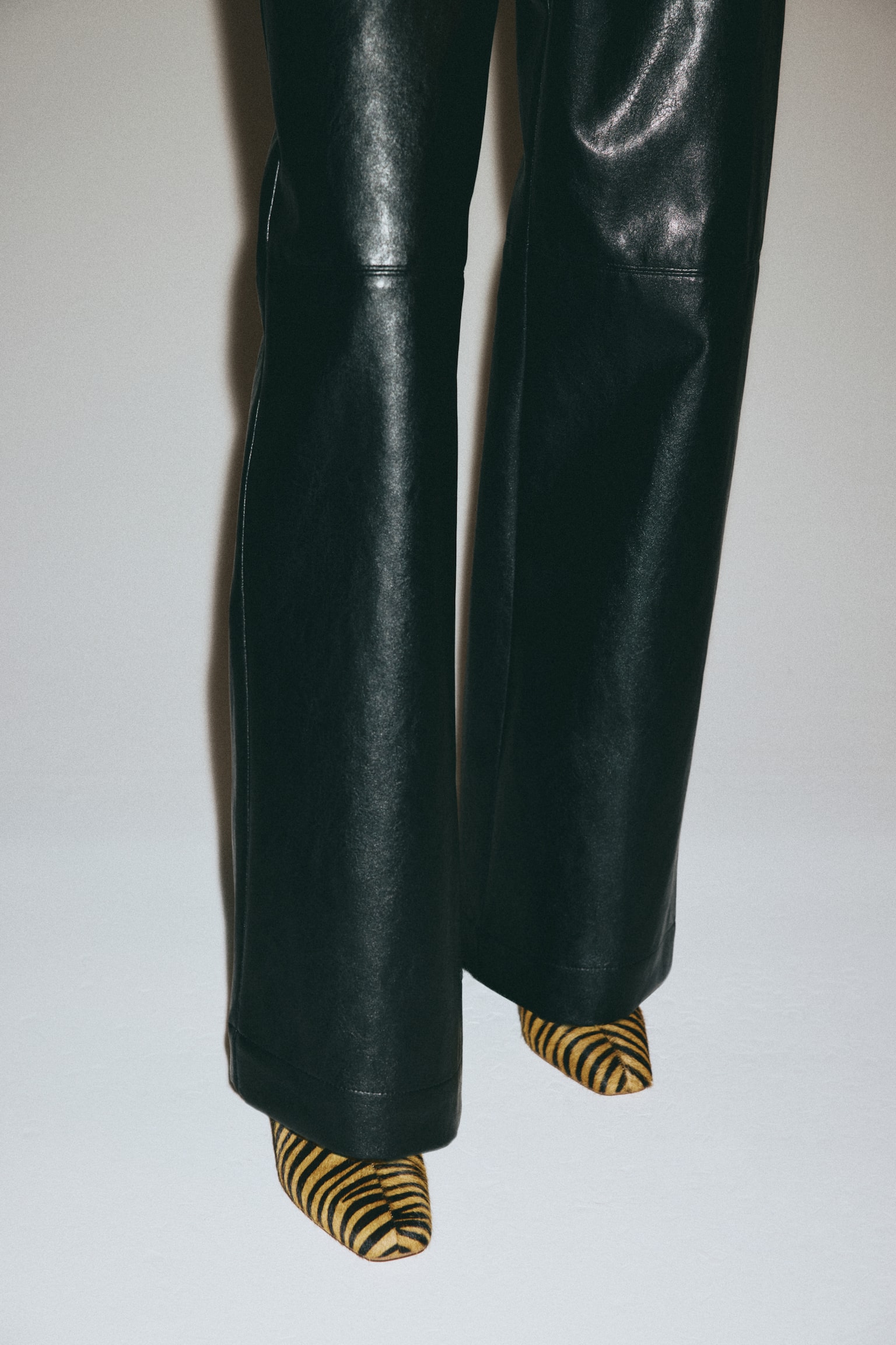 מכנסיים עם ציפוי - שחור - 4