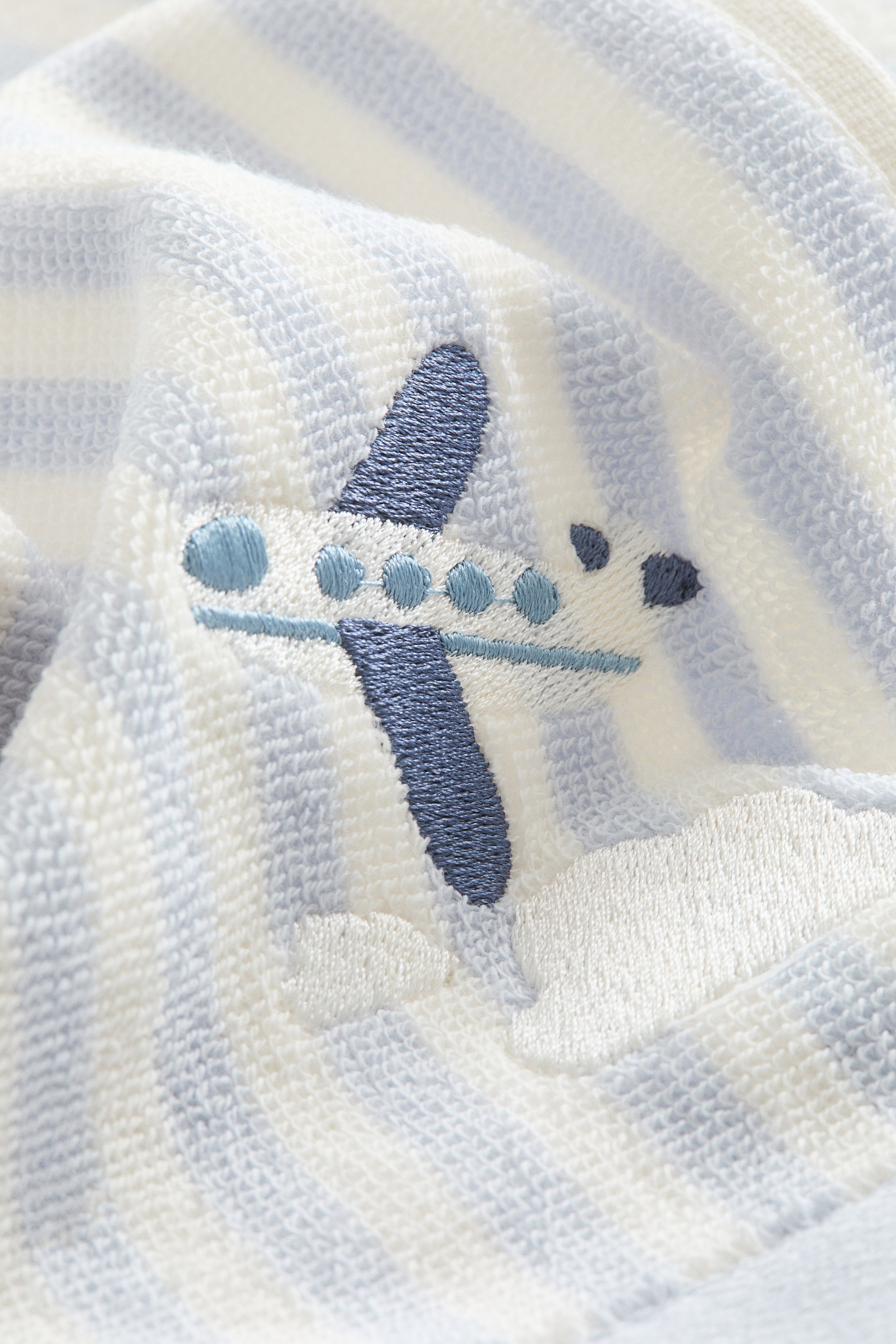 2-Pack Embroidered-Detail Guest Towels