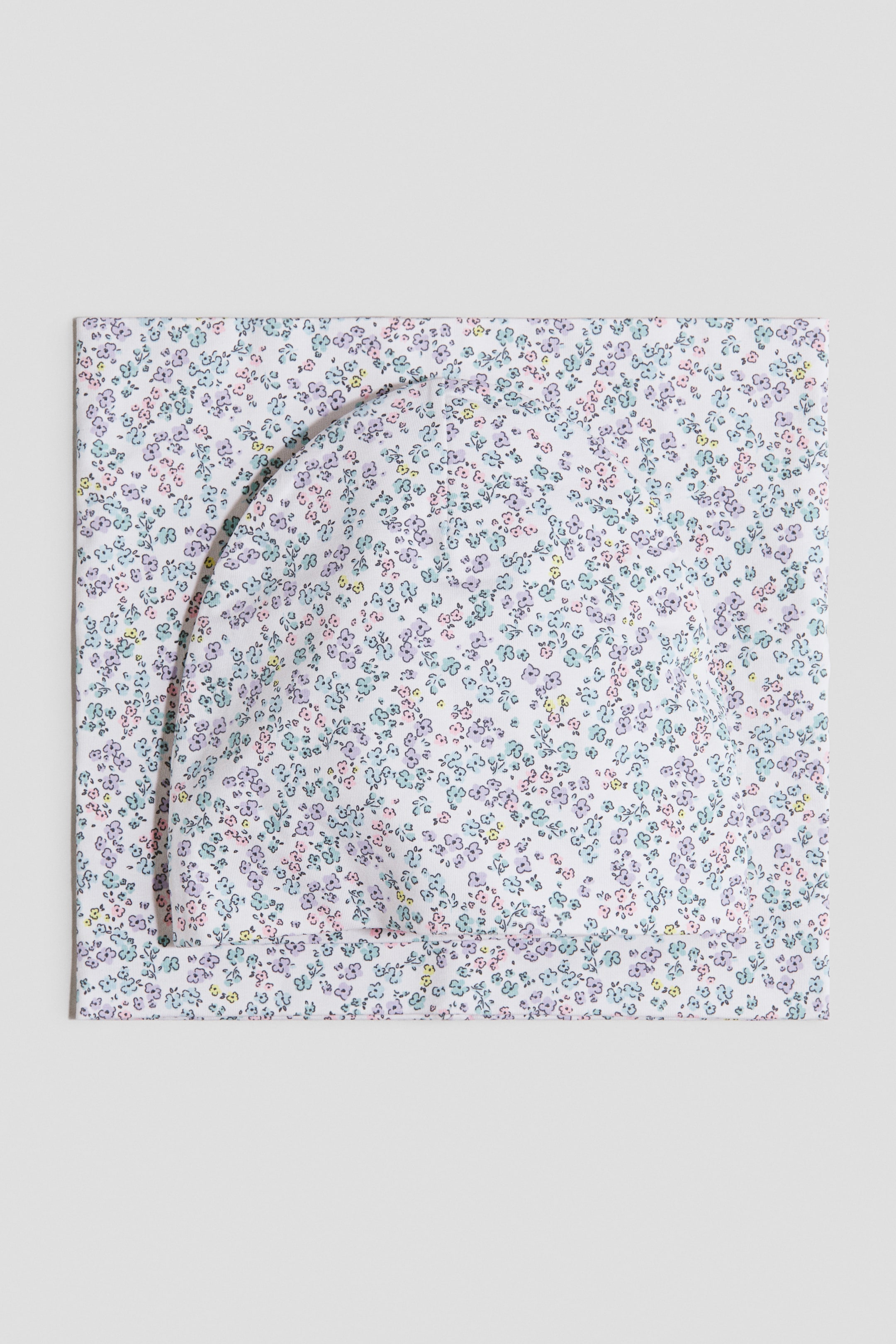 View larger image: 2-piece Beanie and Tube Scarf Set - White/floral - Kids | H&M US 2