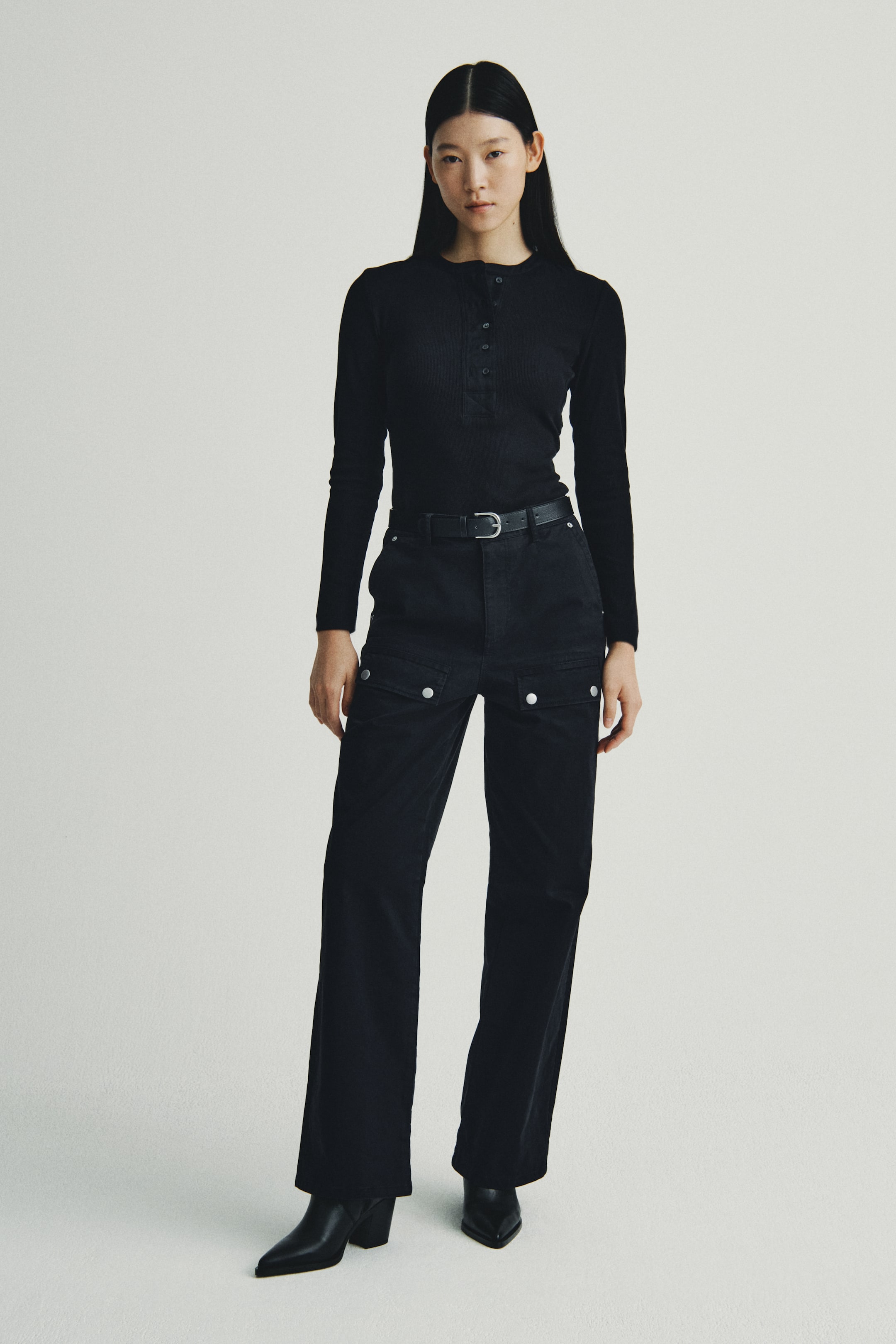 이미지 확대 보기: Rib-knit top - 블랙 - 여성 | H&M KR 1