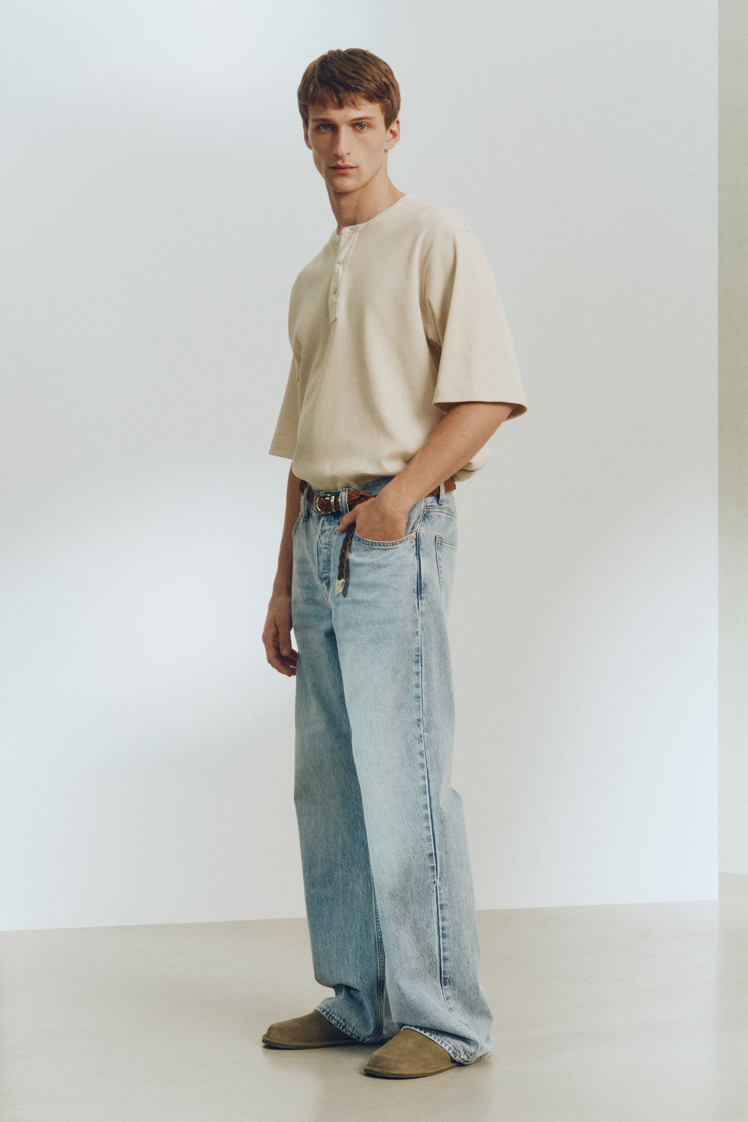 חולצת הנלי מתערובת פשתן Loose Fit - בז' בהיר/חום כהה - 6