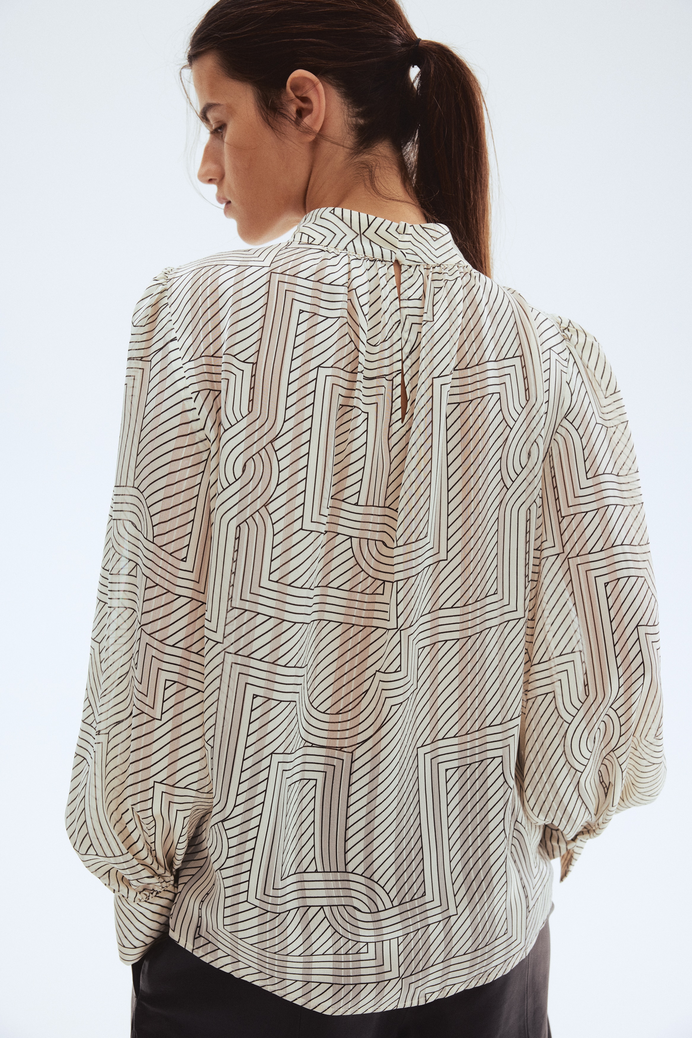 Stand-collar blouse