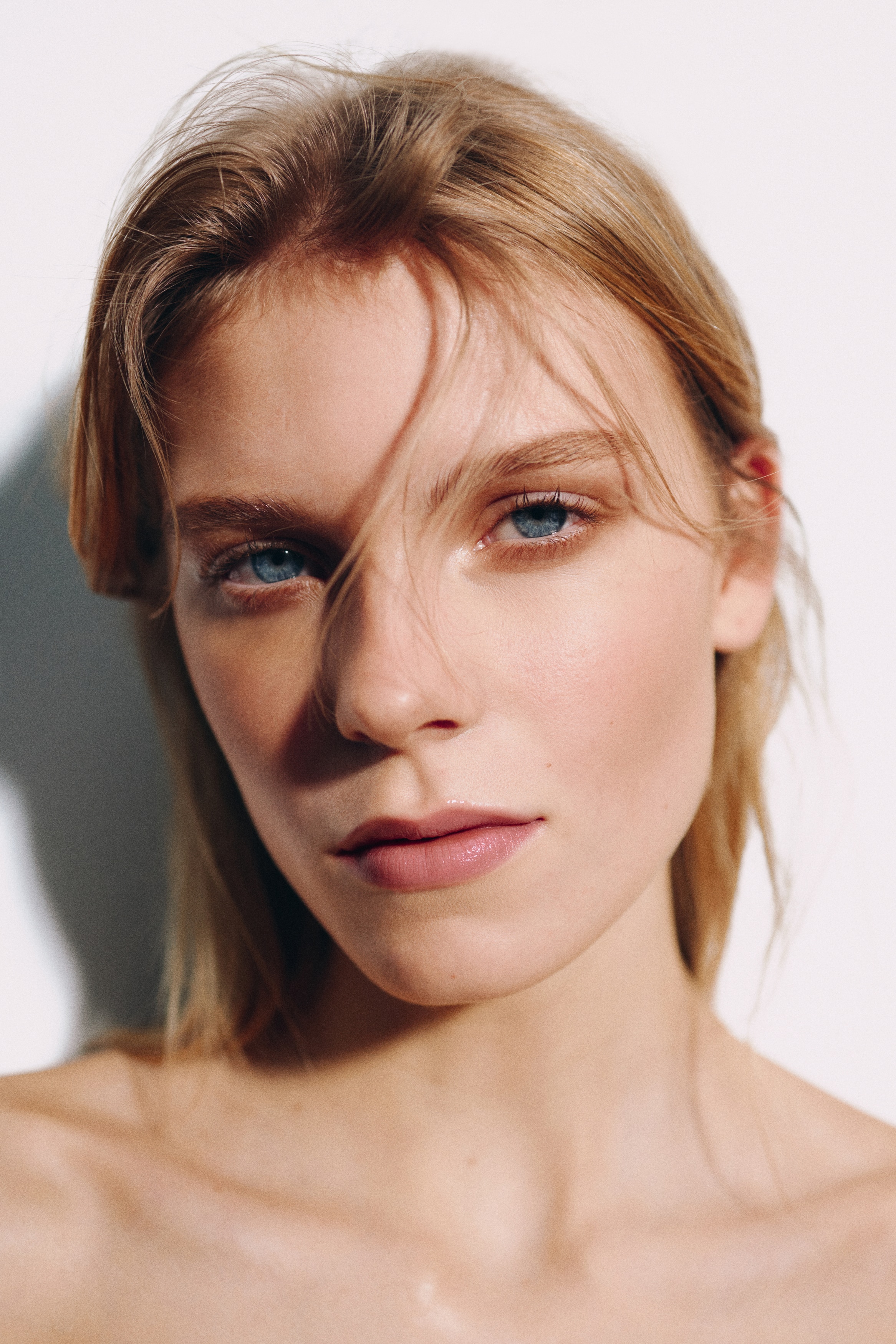 Sheer Brilliance batom - Flamingo Fling/Roasted Peach/Moon Mauve/Sassy Pink/Sunset Sorbet/Rose Romance/Apple Vibe/Berry Burst/Coral Pop