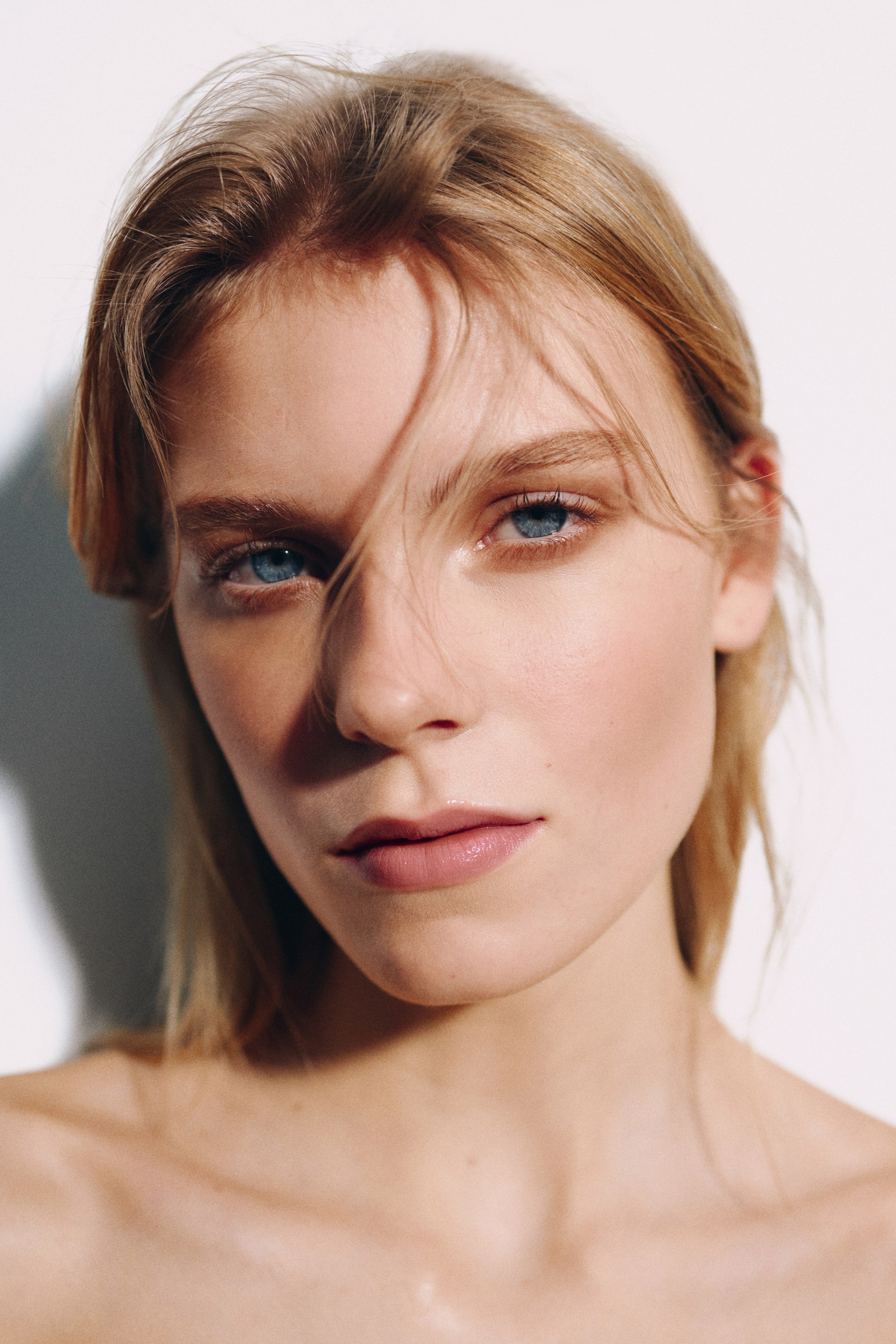 Ampliar la imagen: Sheer Brilliance labial - Flamingo Fling - Beauty all | H&M MX 1