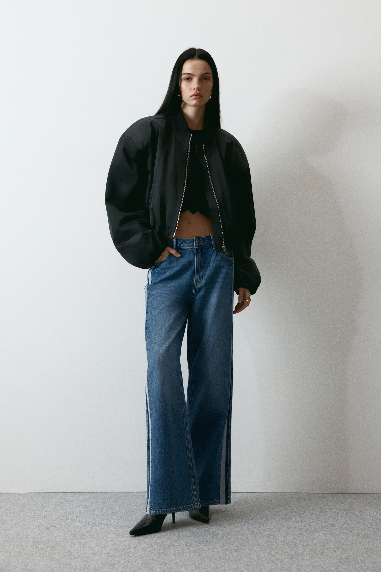 Женские джинсы H&M Wide Regular Jeans with Side Stripes, цвет: Джинсовый синий / Синий — фото 3