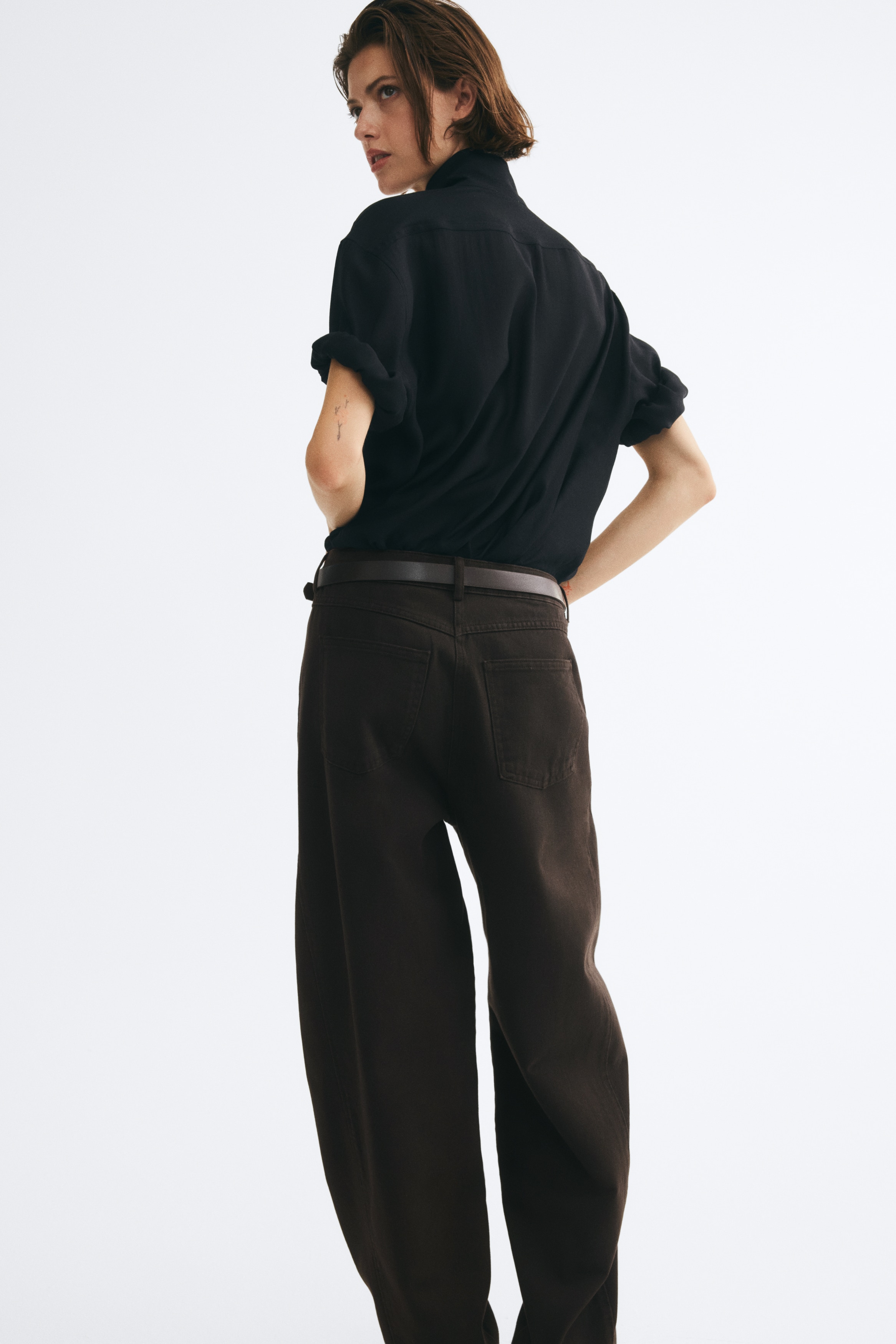 Barrel-Leg High-Waist Jeans - thumbnail 5