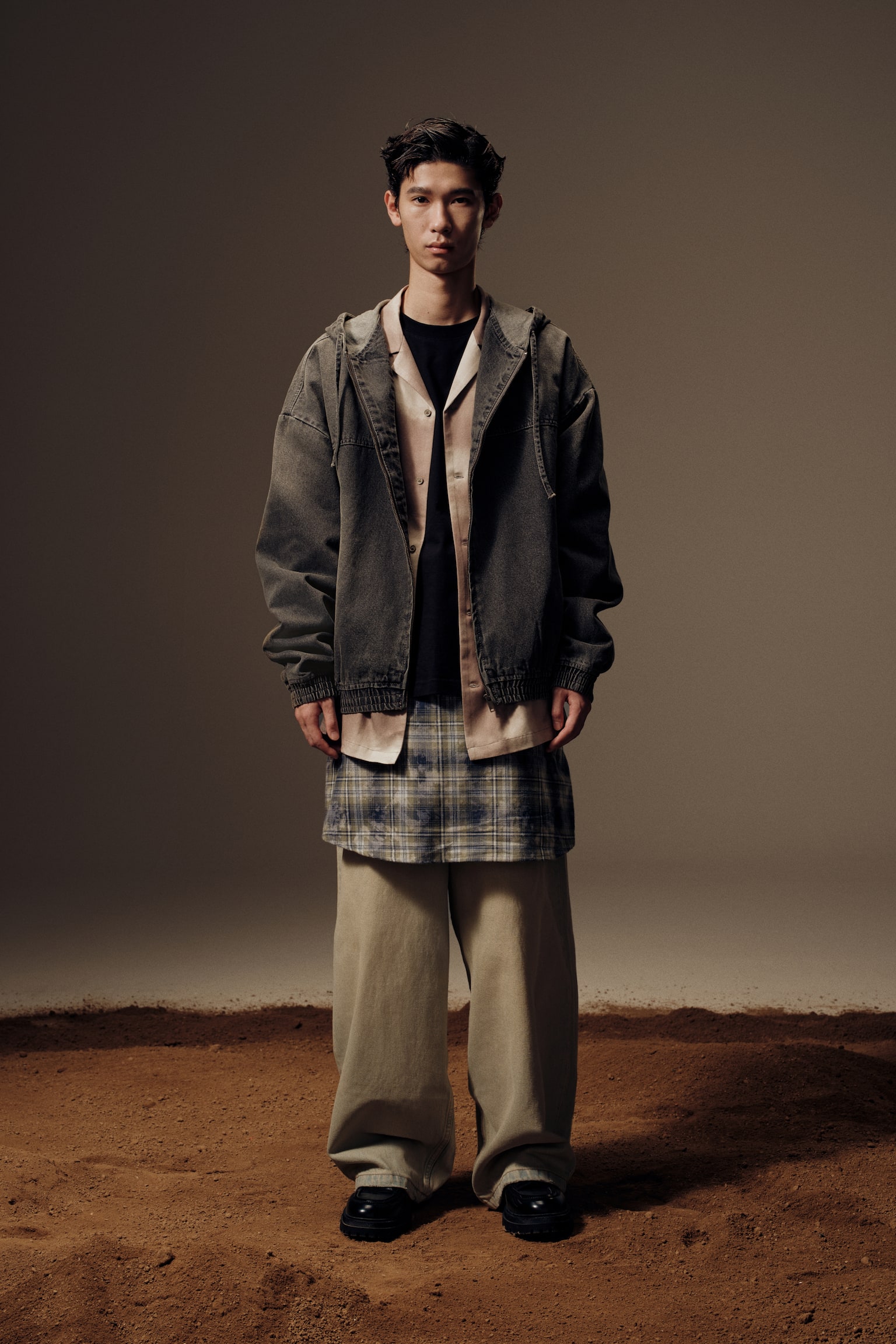 寬鬆剪裁連帽丹寧外套 - 丹寧灰/黑色 - 5