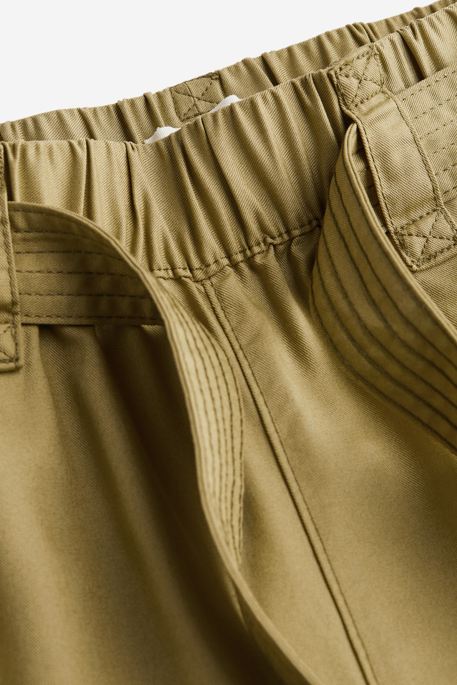 Pantalon en lyocell avec ceinture à nouer - Vert kaki/Beige clair - 2
