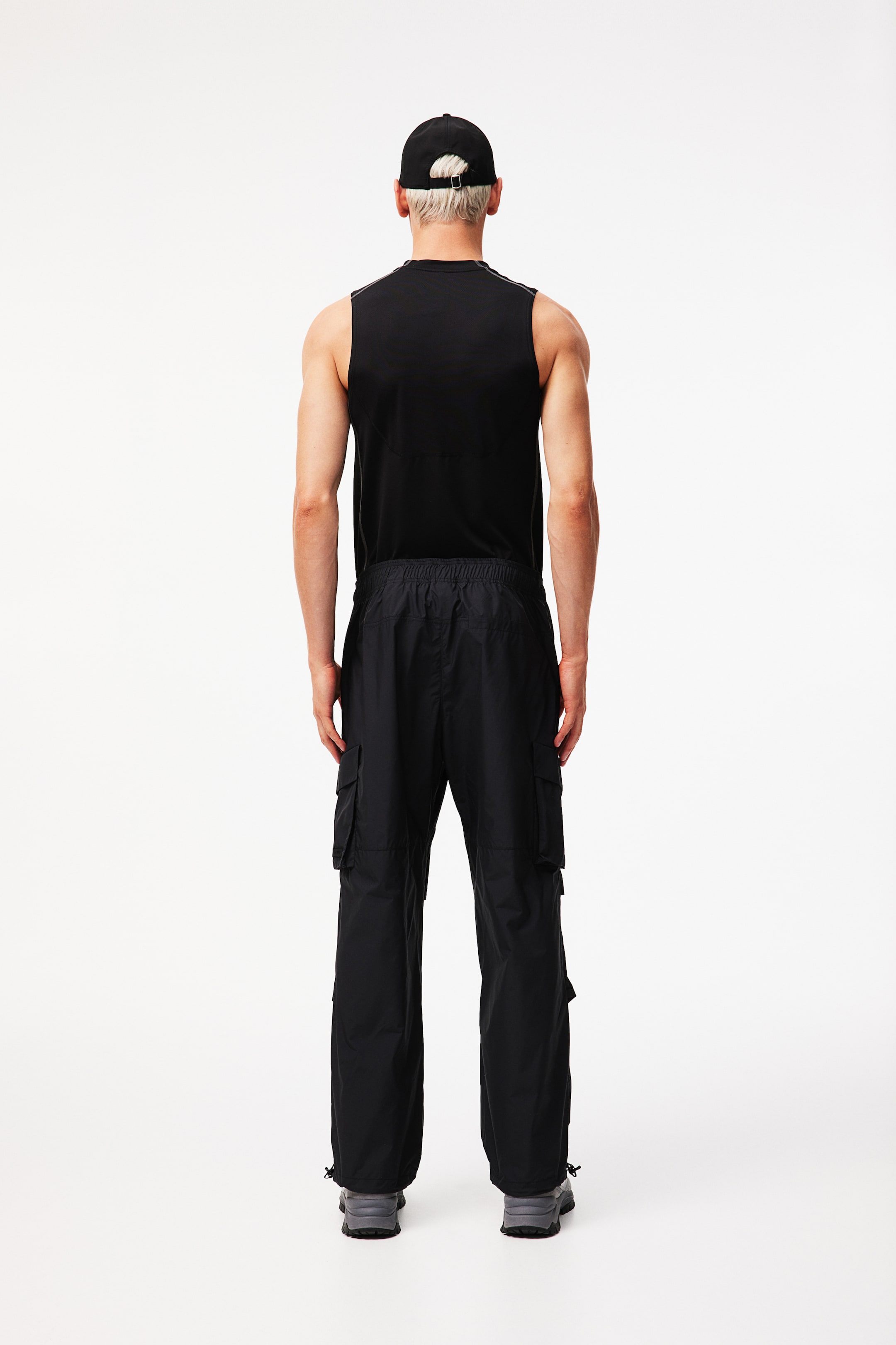 Parachutebyxa i cargostil Relaxed Fit - Svart - HERR | H&M SE 3