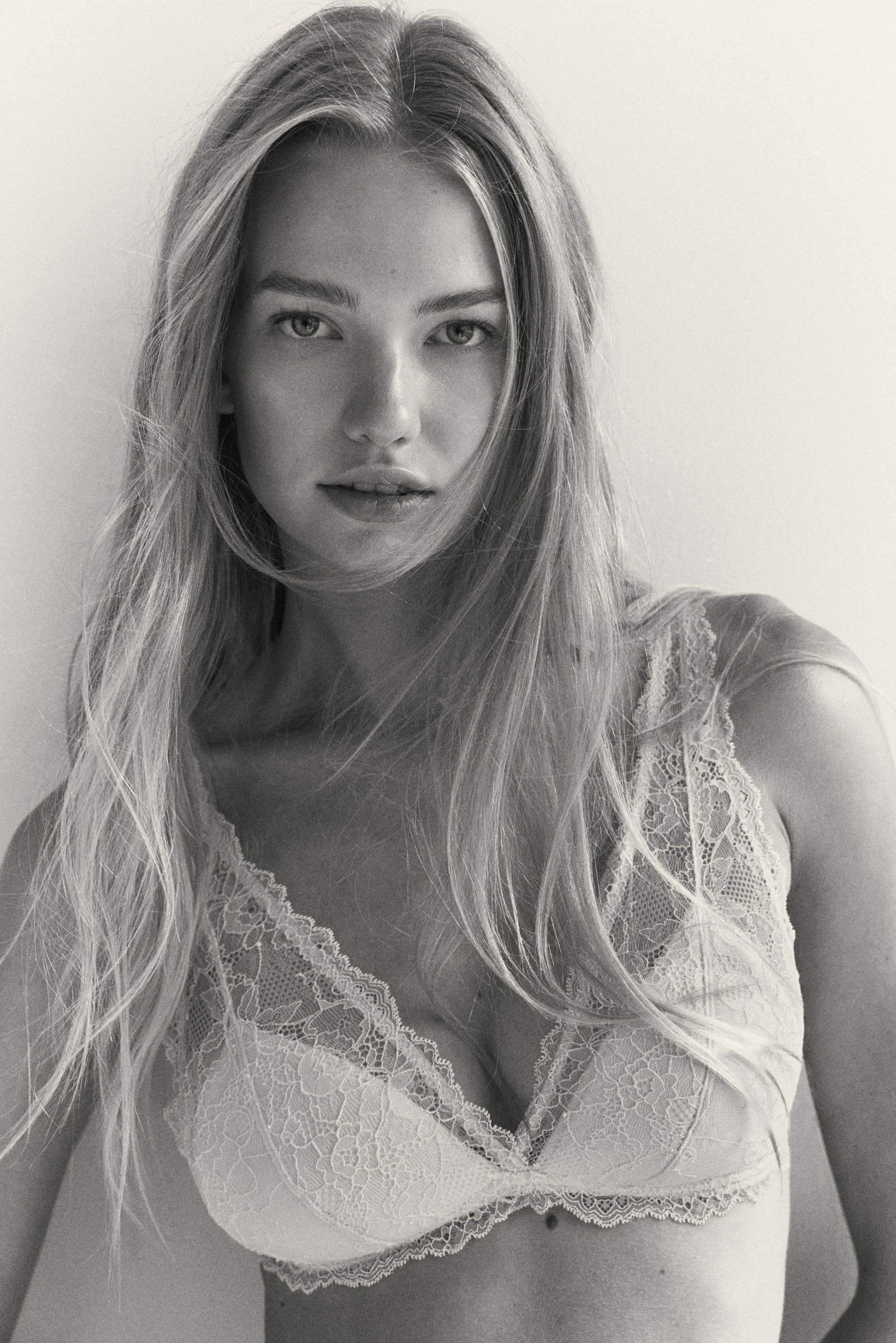 View larger image: Padded soft lace bra - Cream - Ladies | H&M GB 1