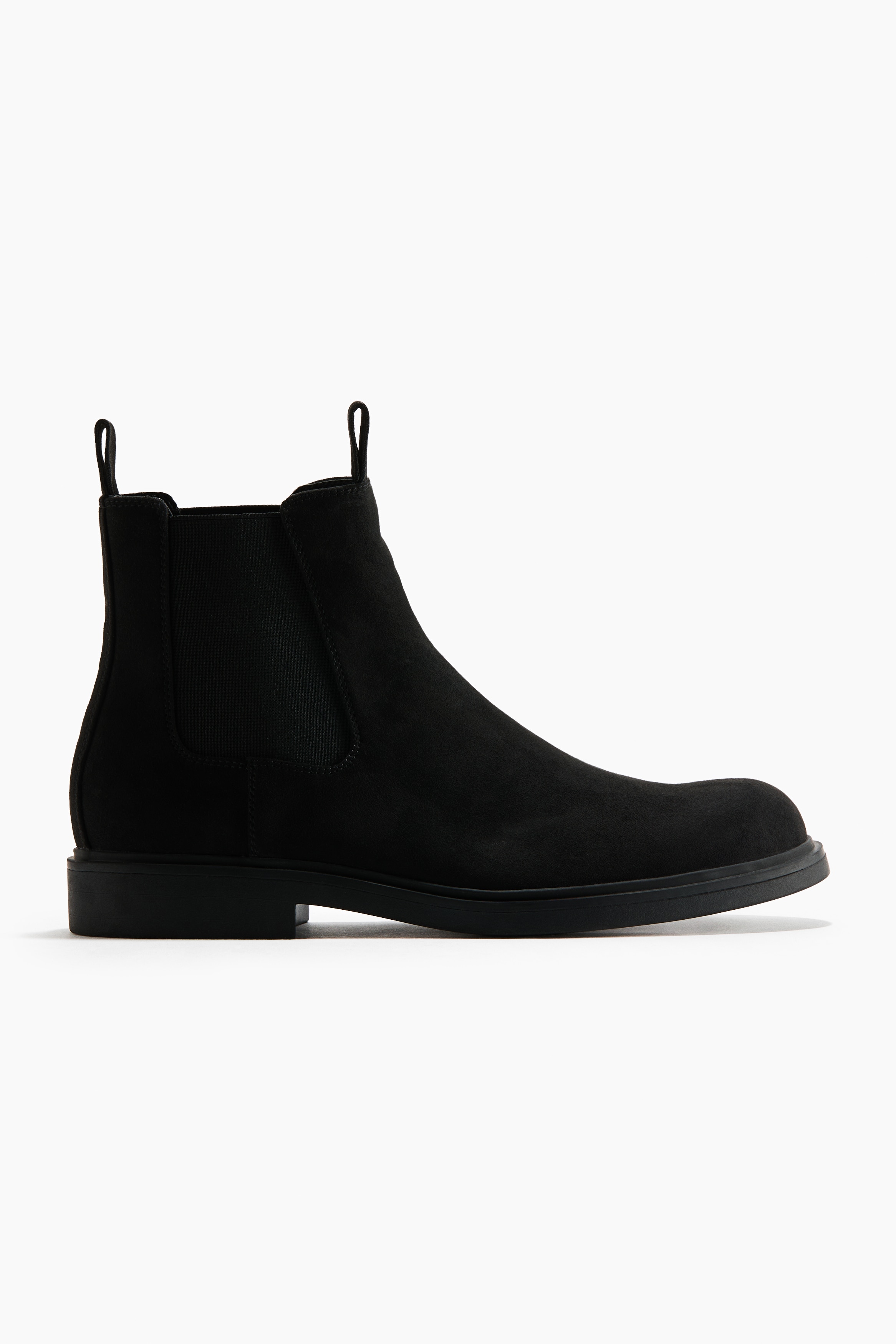 Chelsea bootsModel