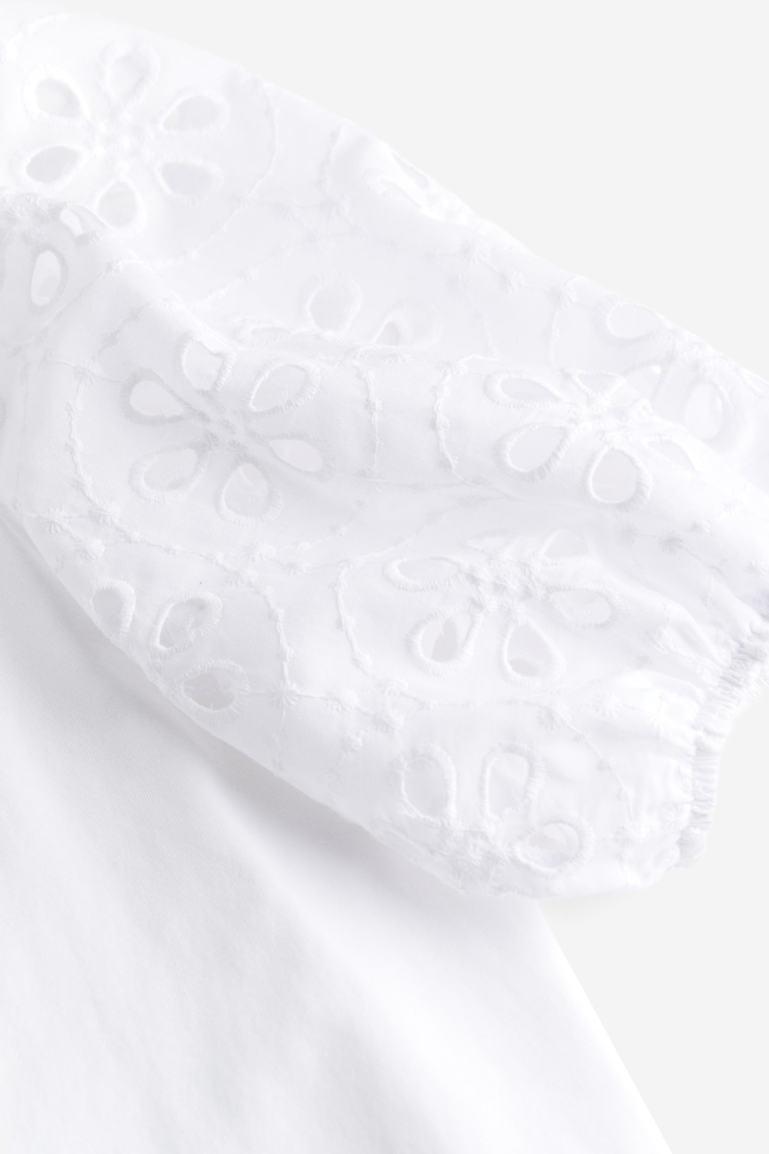 Женский топ H&M Top with Eyelet Embroidered Sleeves, цвет: Белый — фото 2