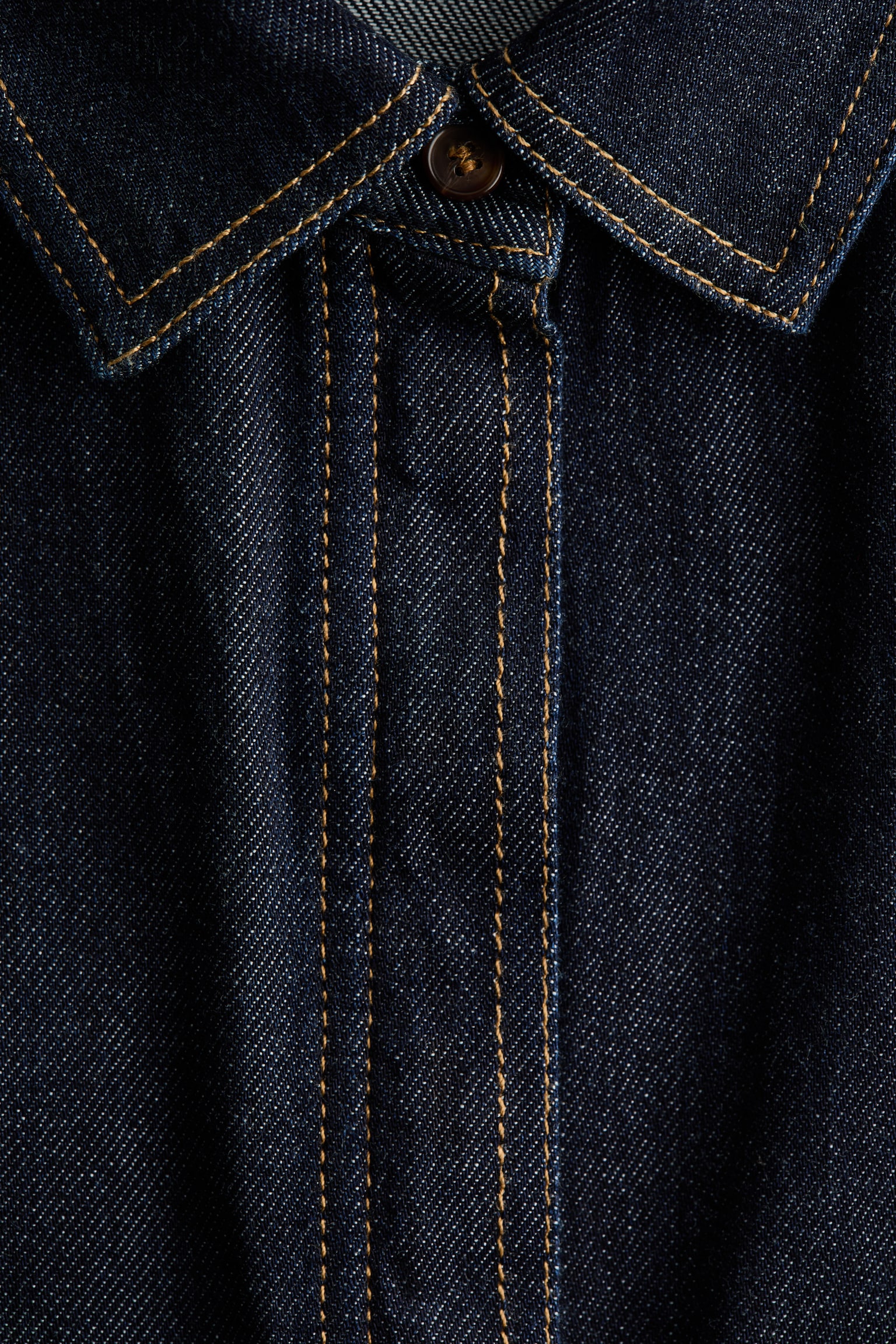 Женское платье H&M Mama Denim Shirt Dress, цвет: Тёмный джинсовый синий — фото 6