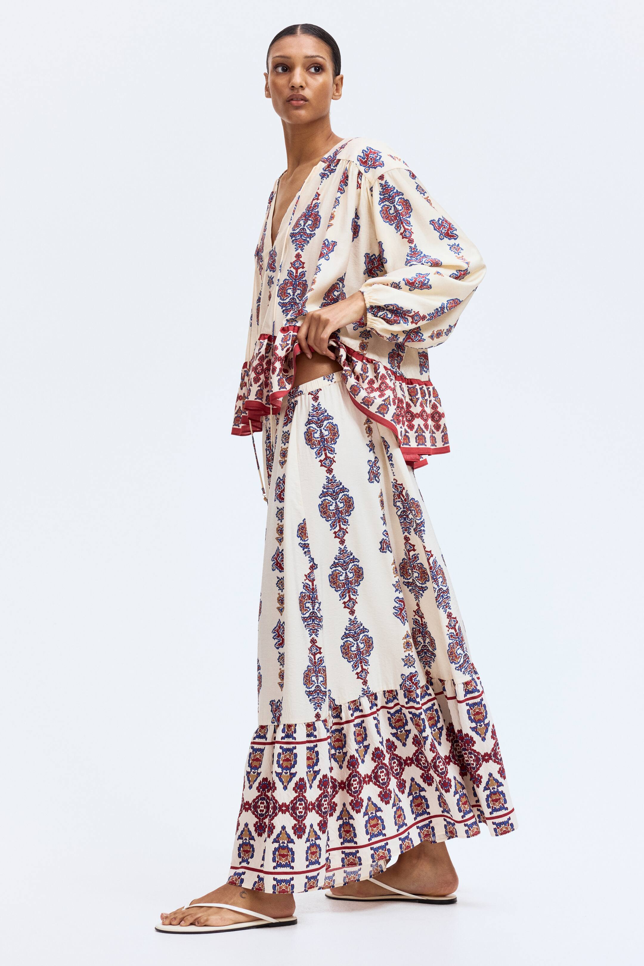 View larger image: Flared skirt - Light beige/Patterned - Ladies | H&M IN 3