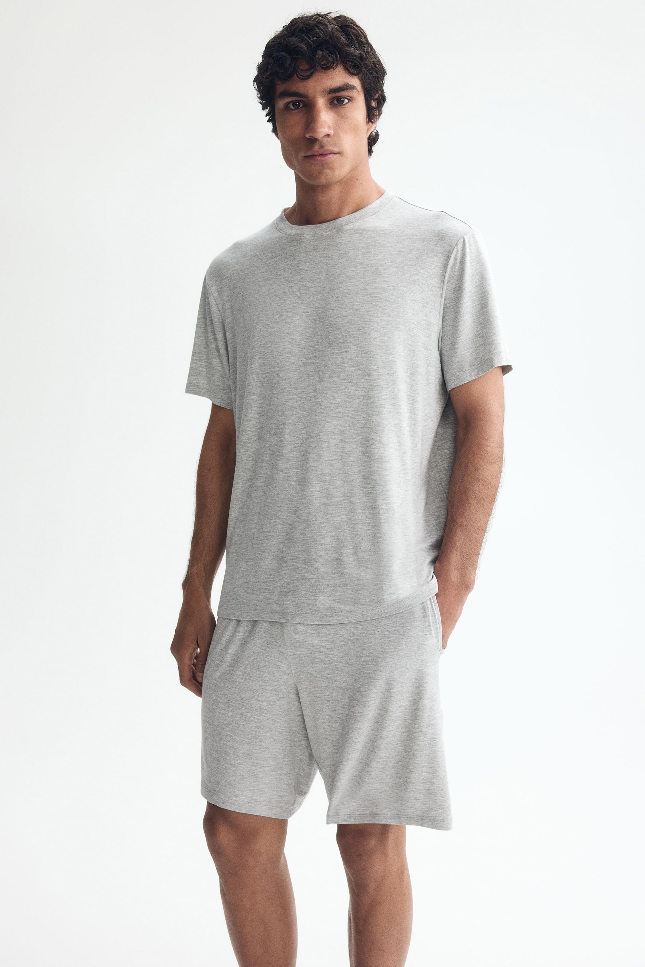 Мужские топы H&M Pajama T-Shirt and Shorts Set — фото 4