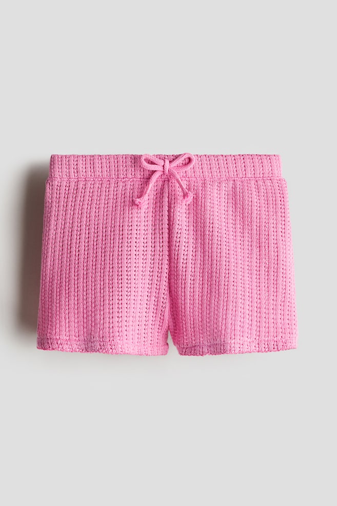 Shorts aus Strukturstrick - Cerise/Cremefarben/Gestreift - 1
