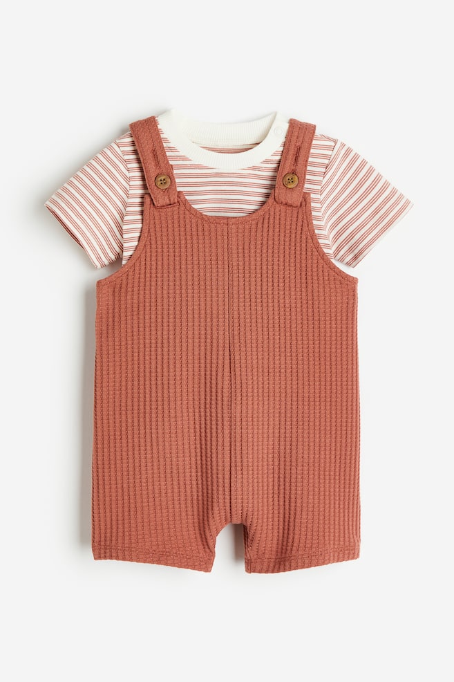 2-piece T-shirt and dungaree set - Rust red/Striped - 1