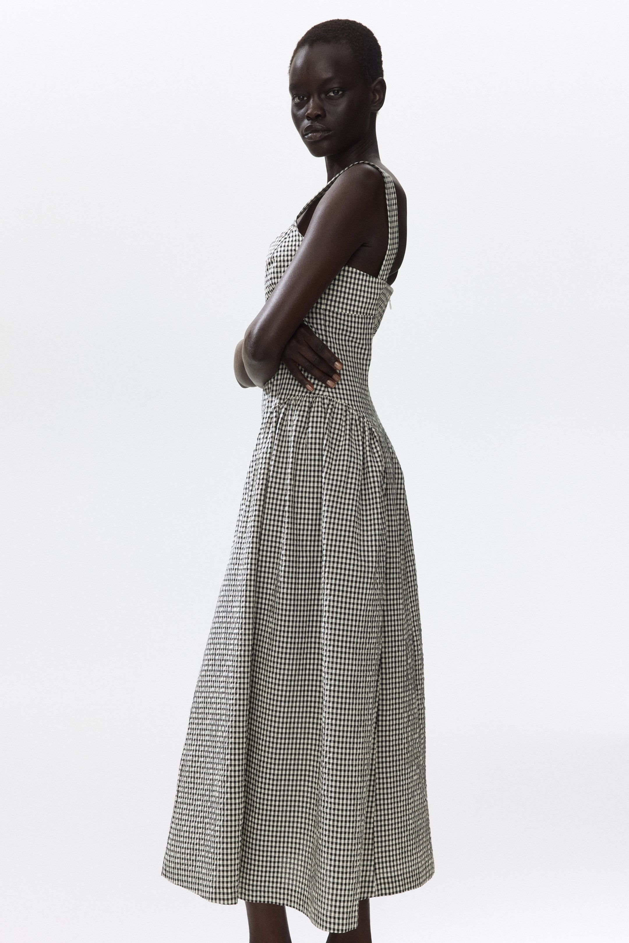 Größeres Bild ansehen: Ausgestelltes Midikleid - Schwarz/Kariert - Ladies | H&M DE 1