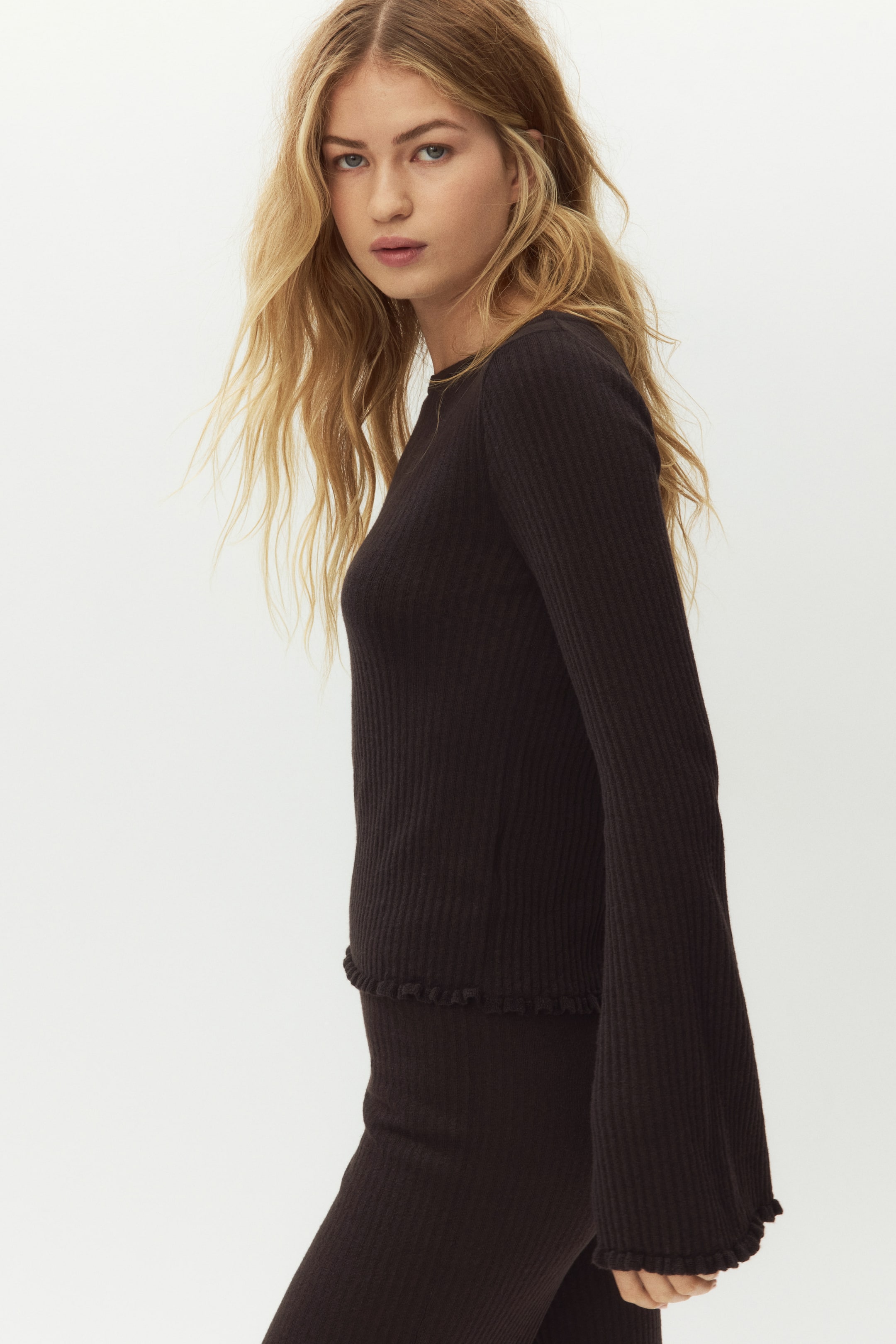 Женские топы H&M Rib-Knit Linen-Blend Top — фото 4