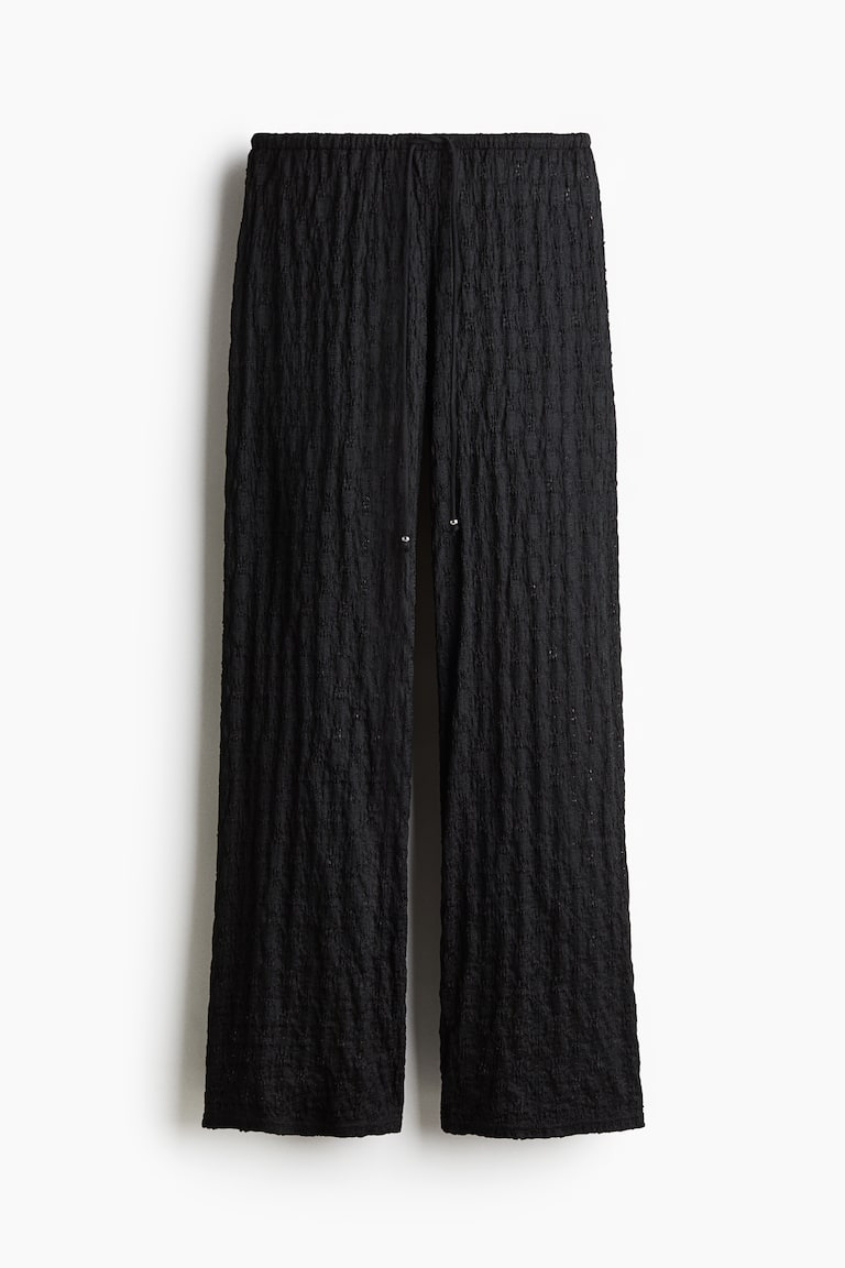 Pantalone sa učkurom i efektom čipke