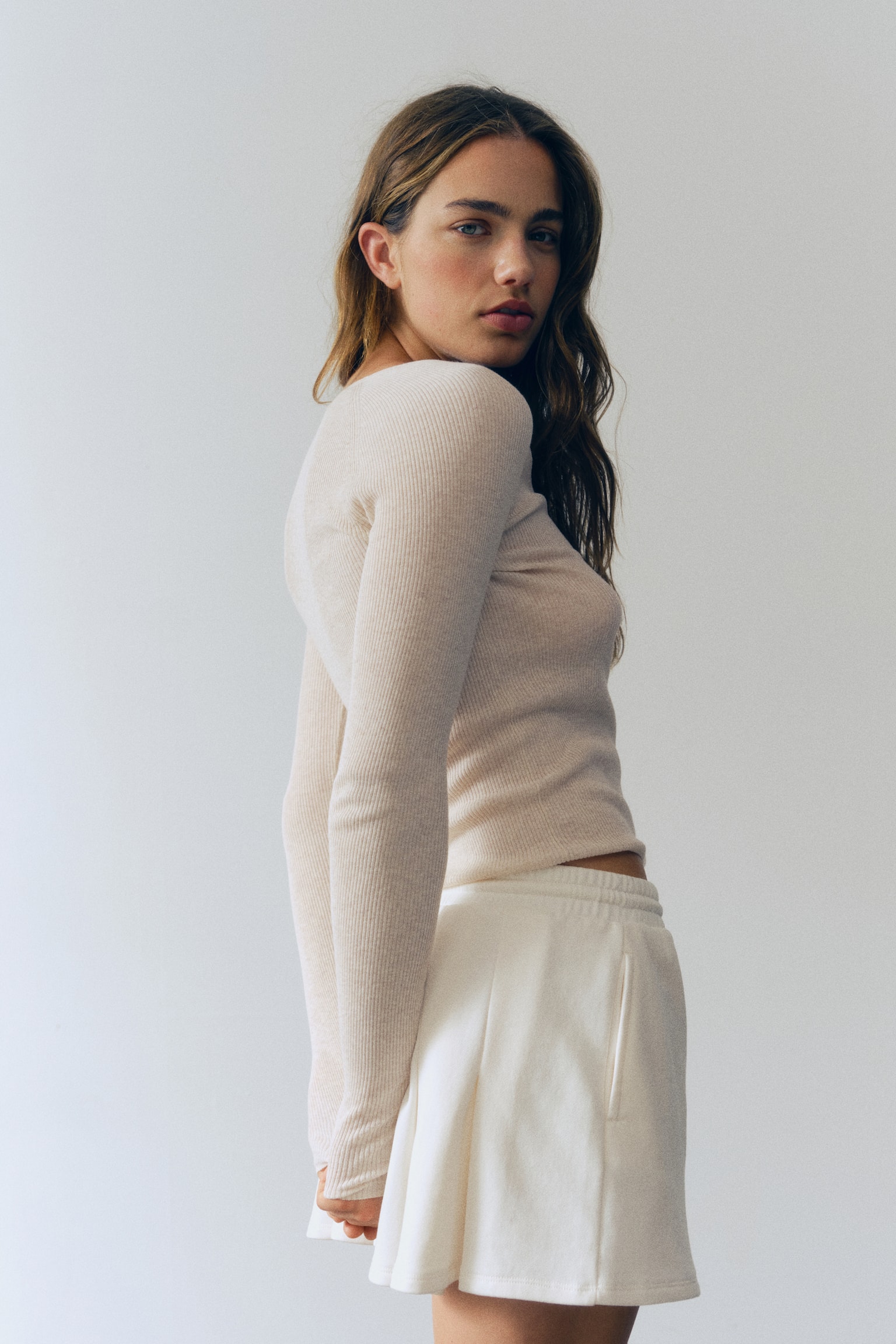 Женский топ H&M Rib-Knit V-Neck Top, цвет: Светлый бежевый меланжевый — фото 4